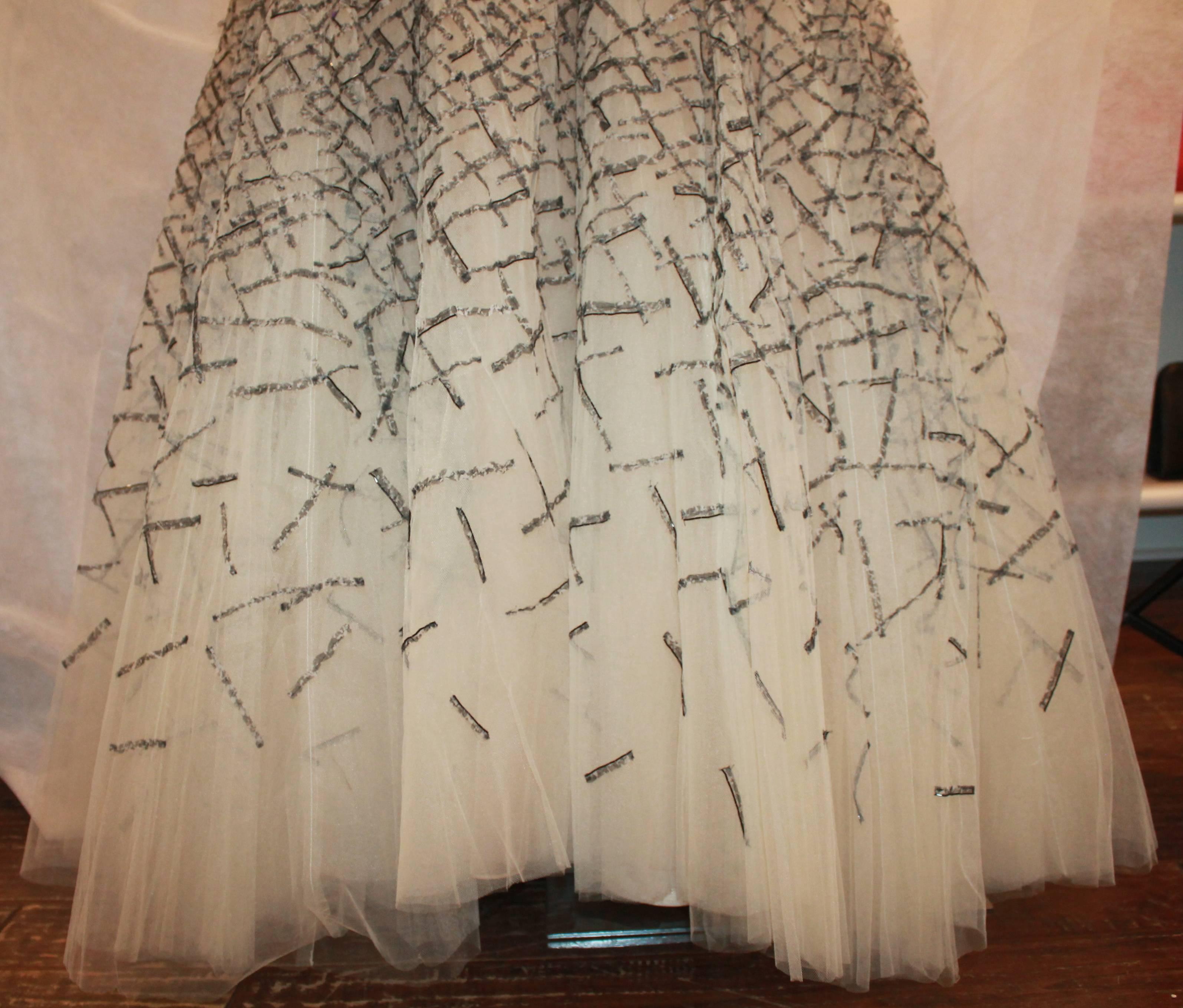 Oscar de la Renta Cream & Black Tulle Strapless Gown w/ Black Beading - 14 3
