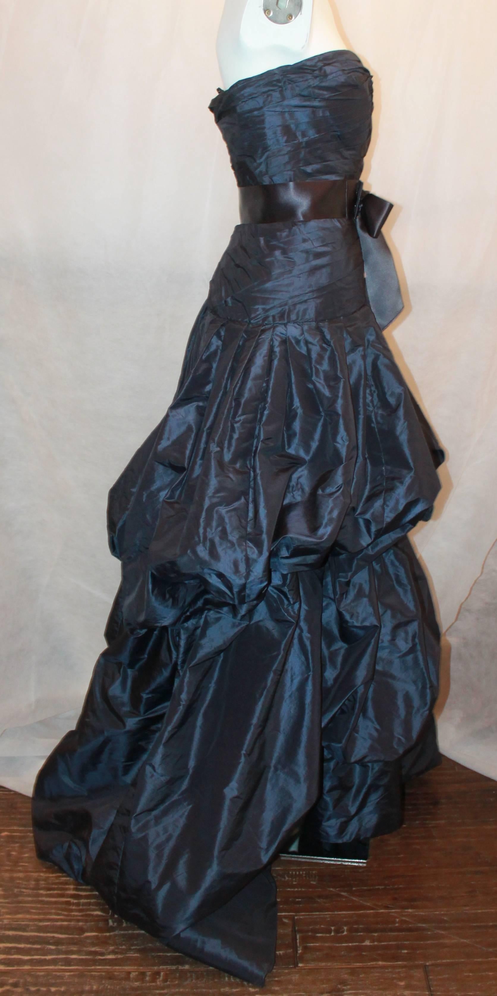 Black Oscar de la Renta Navy Silk Taffeta Strapless Gown  For Sale