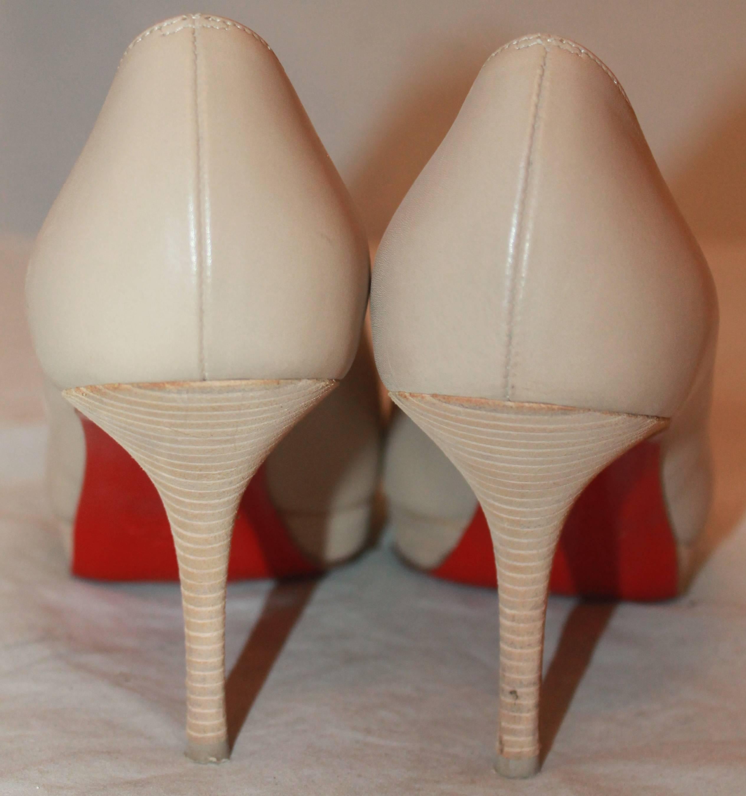 Christian Louboutin Nude Leather Wooden Pumps - 37.5 In Fair Condition For Sale In West Palm Beach, FL