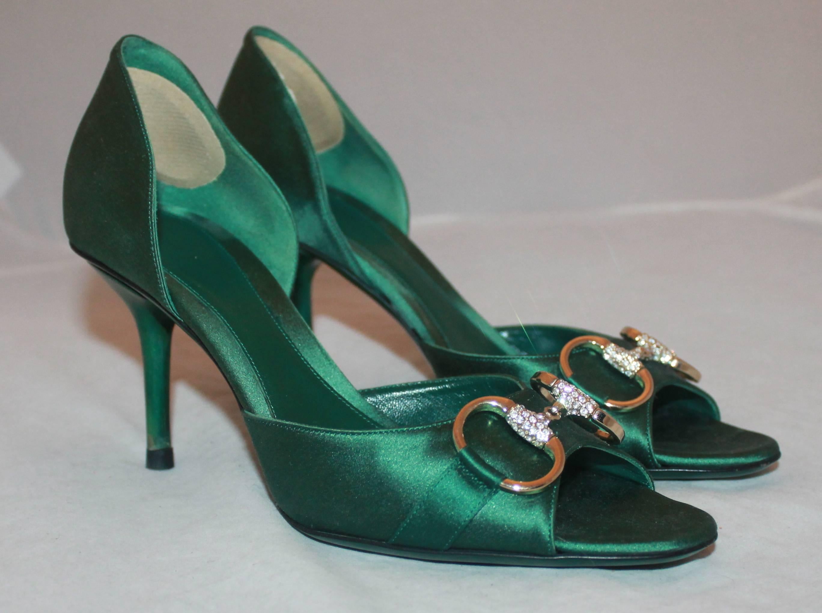 Gucci Green Satin Peep Toe Heels w/ Gold Buckle & Rhinestones - 6.5B In Excellent Condition In West Palm Beach, FL