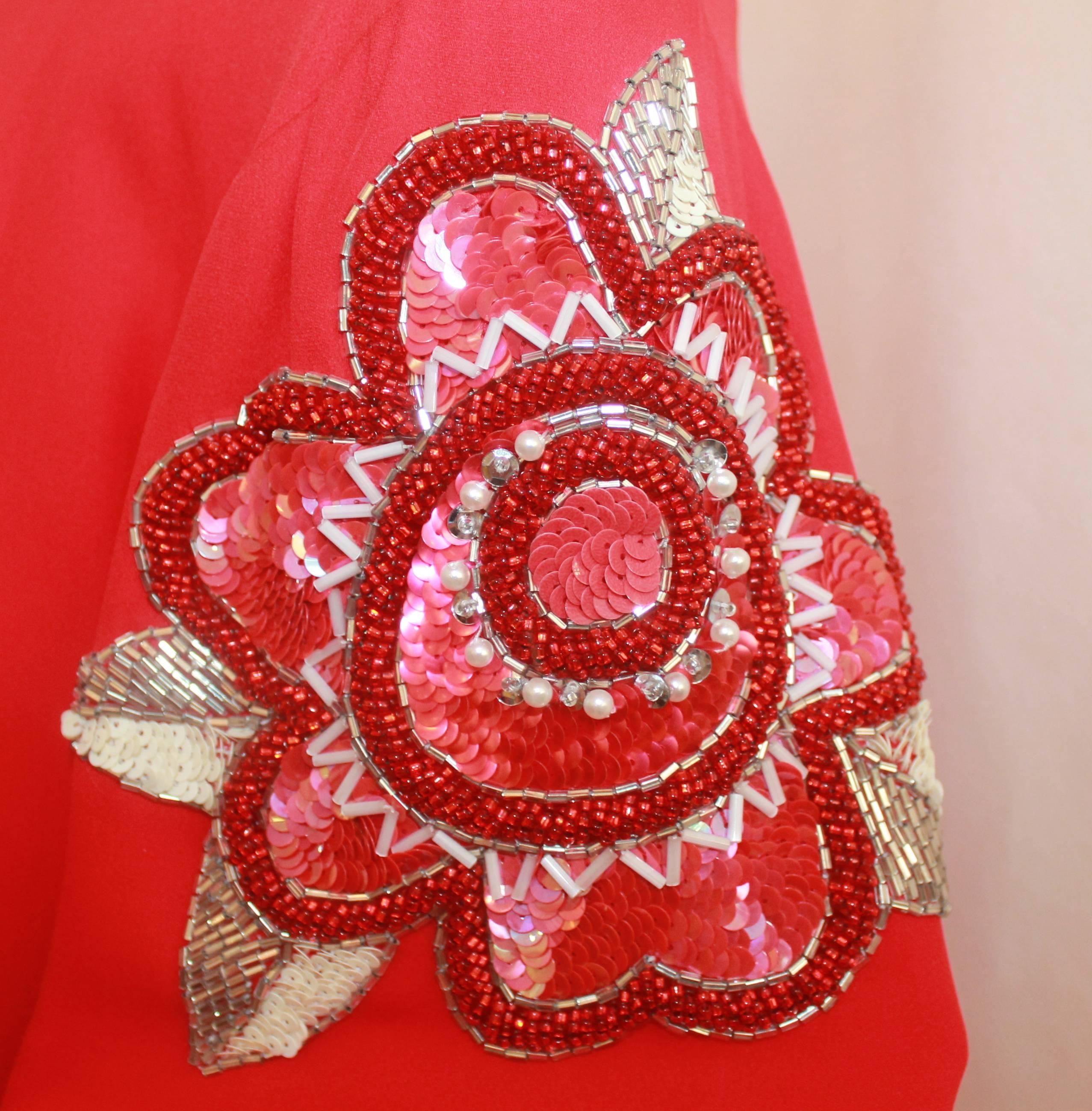 Bob Mackie Red Silk Short Sleeve Dress with Floral Beading - 6 In Excellent Condition In West Palm Beach, FL