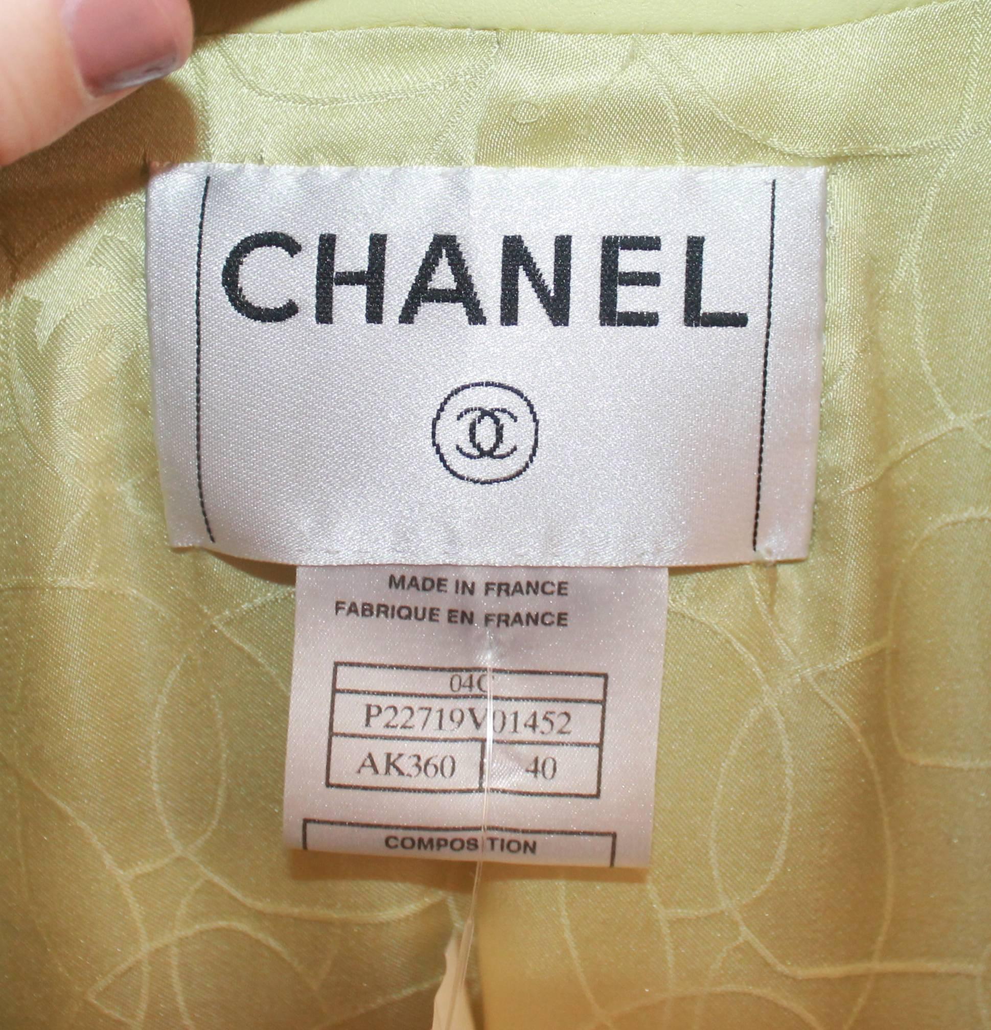 Chanel Chartreuse Lambskin 3/4 Coat - 40 - 04C In Excellent Condition For Sale In West Palm Beach, FL