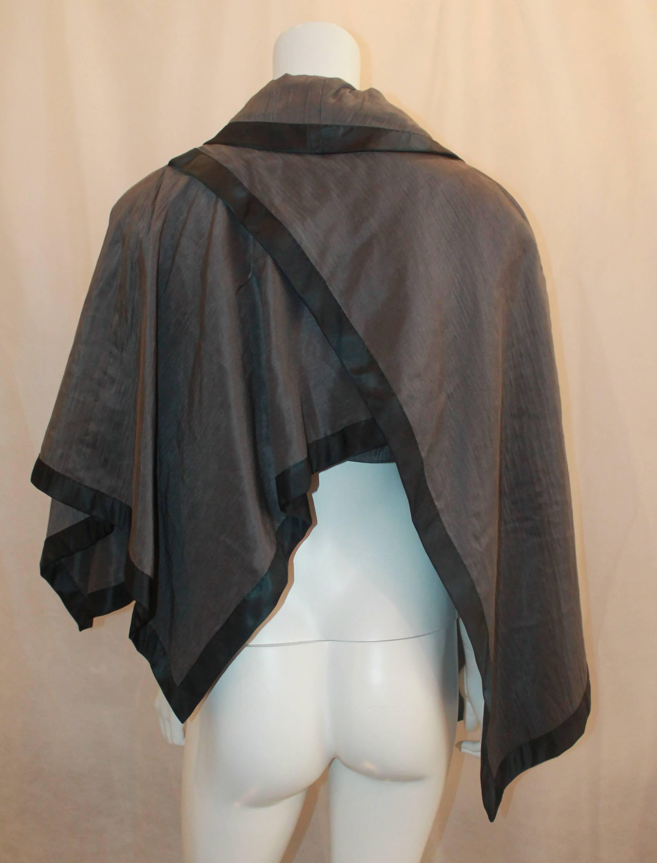 Women's Nina Ricci Vintage Gray and Black Linen and Silk Blend Vest/Cape -  44