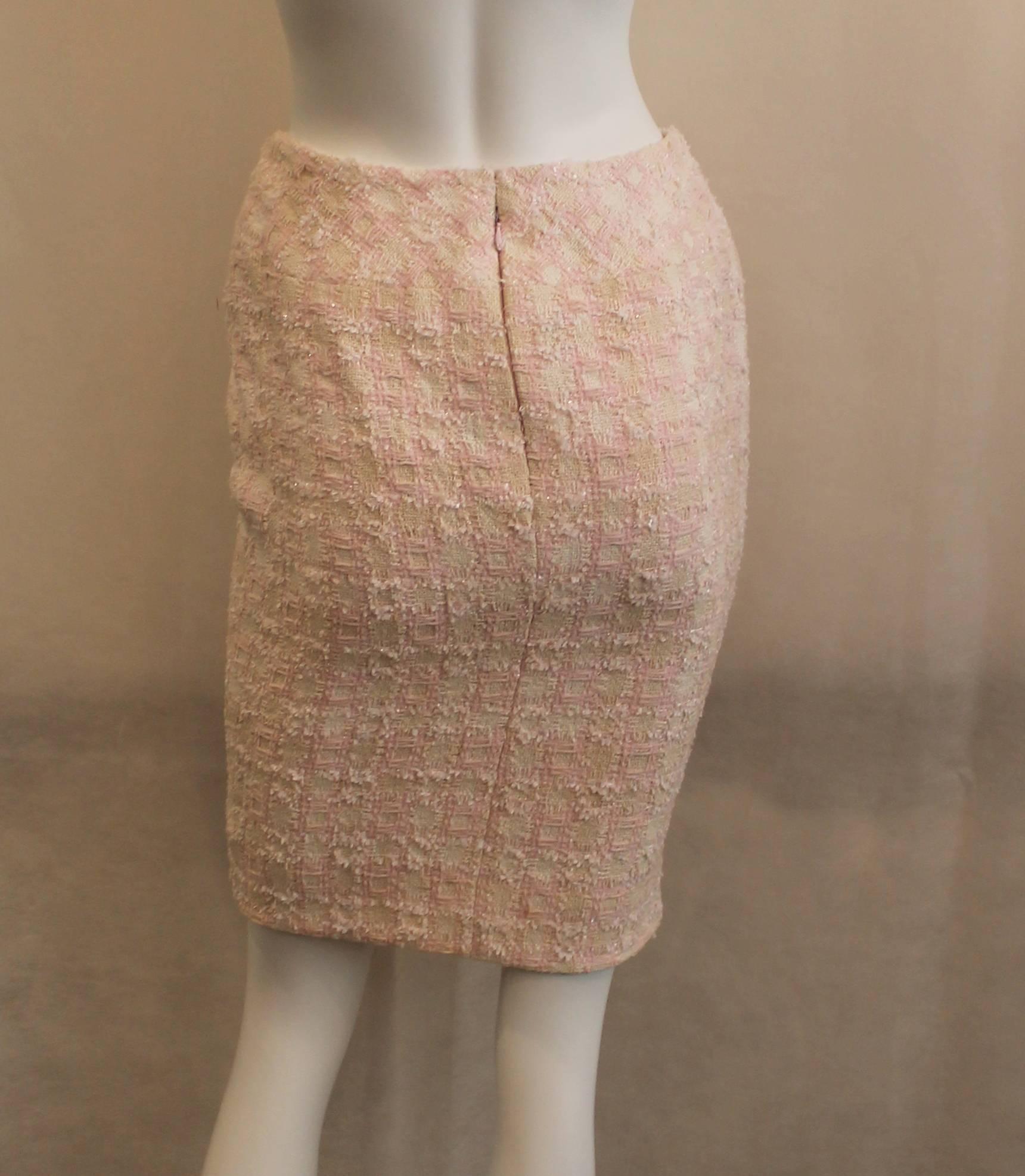 Chanel Pink & Ivory Cotton Blend Tweed Skirt with Sequins - 38  In Excellent Condition In West Palm Beach, FL