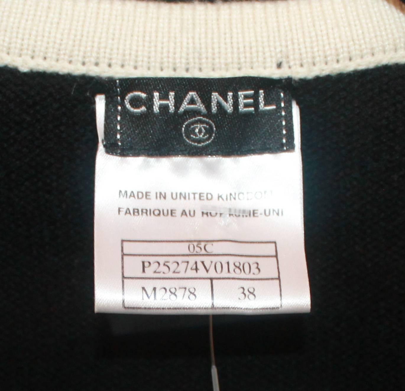 Women's Chanel Black Cashmere Cardigan with Ivory Tweed Trim - 38