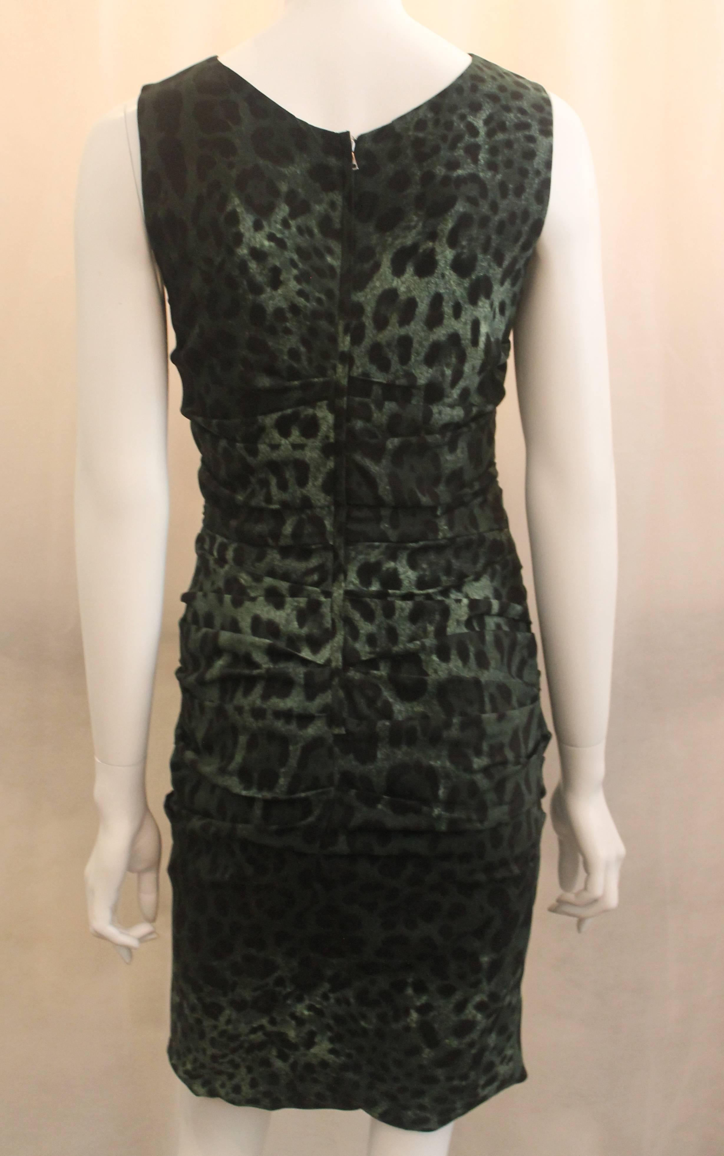 Dolce & Gabbana Green & Black Silk Animal Print Dress - 42 In Excellent Condition In West Palm Beach, FL