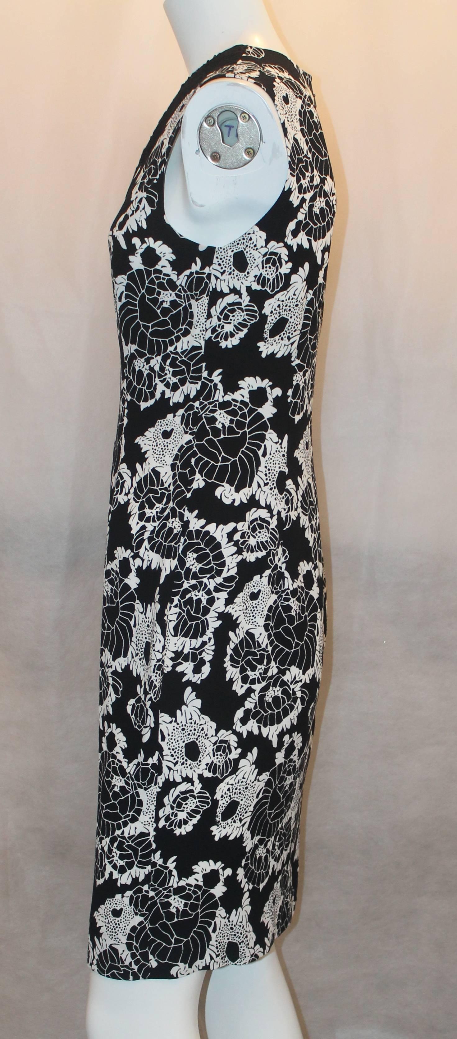 Oscar de la Renta Black & White Floral Print Dress with Lace - 6 In Excellent Condition In West Palm Beach, FL