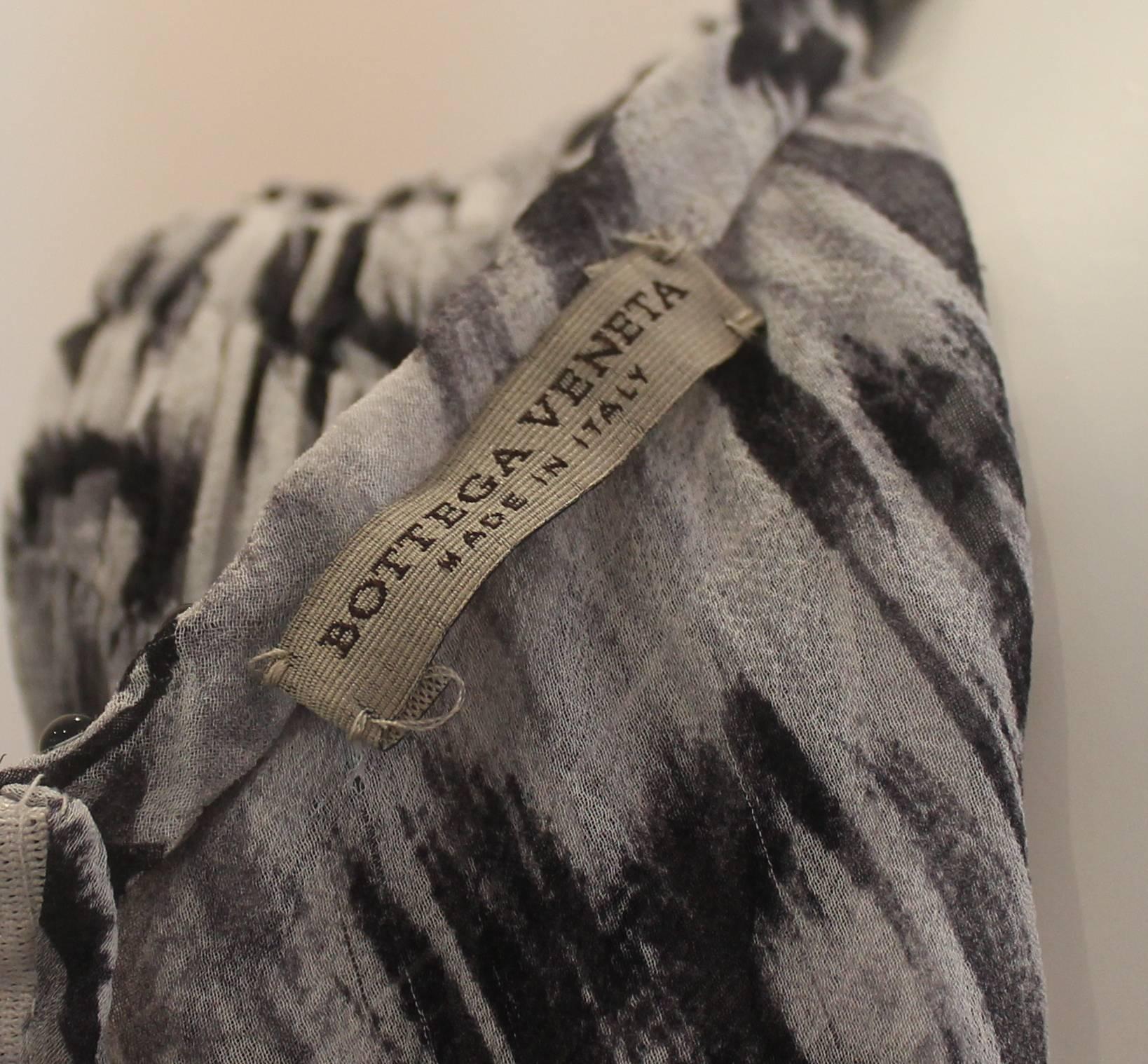 Bottega Veneta Silk Gray Animal Printed Sleeveless Ruched Dress - 40 2