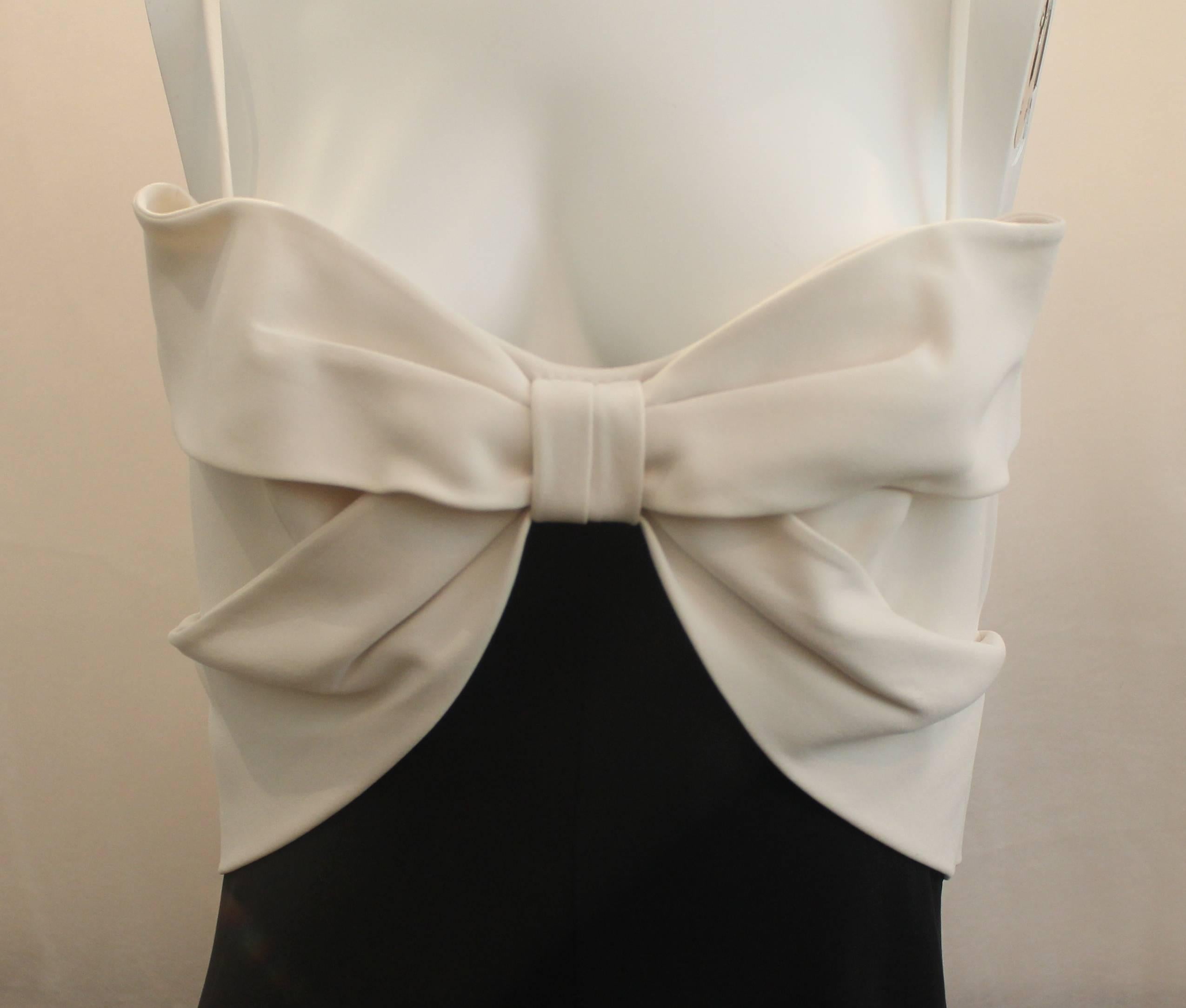 Valentino Ivory & Black Bow Bodice Gown - 8 In Excellent Condition In West Palm Beach, FL