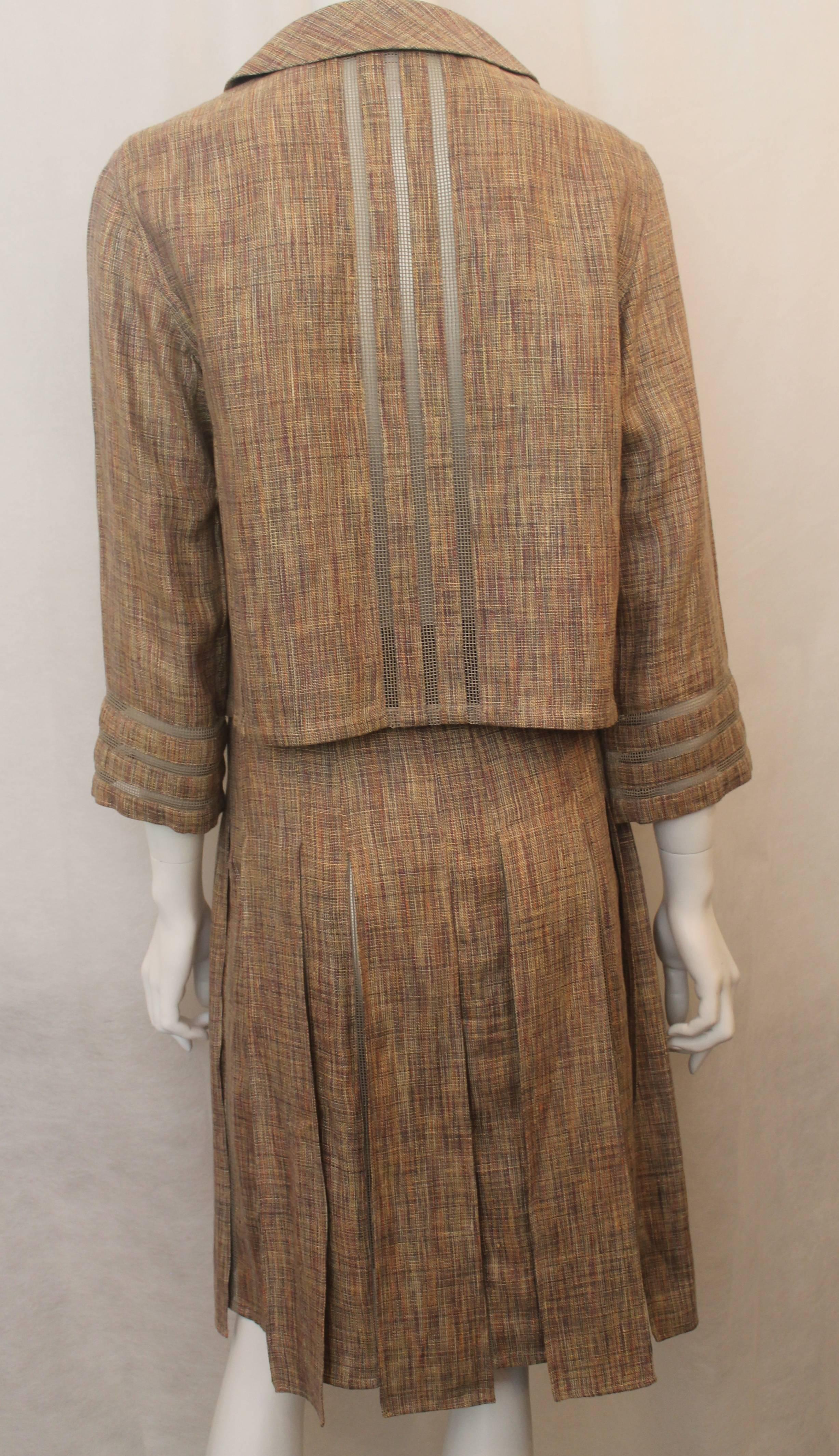 Chanel Earthtone Linen Blend Skirt Suit with Mesh Detail - 38 - 99P In Excellent Condition For Sale In West Palm Beach, FL