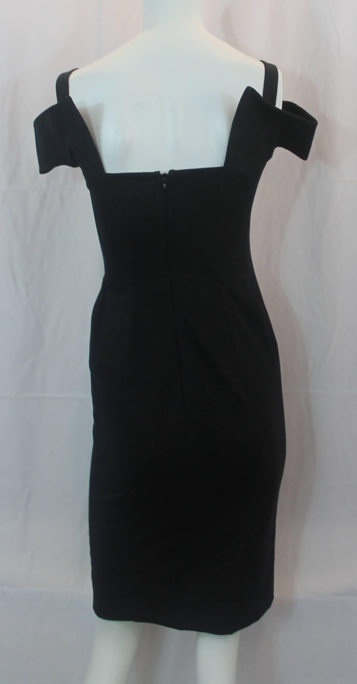 Schwarzes spitz zulaufendes Kleid aus Baumwollmischung von Fendi mit Ausschnitten - 40 Damen im Angebot