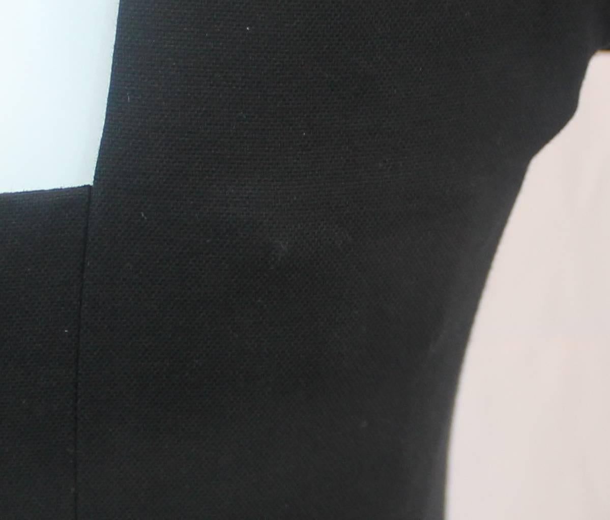 Schwarzes spitz zulaufendes Kleid aus Baumwollmischung von Fendi mit Ausschnitten - 40 im Angebot 2