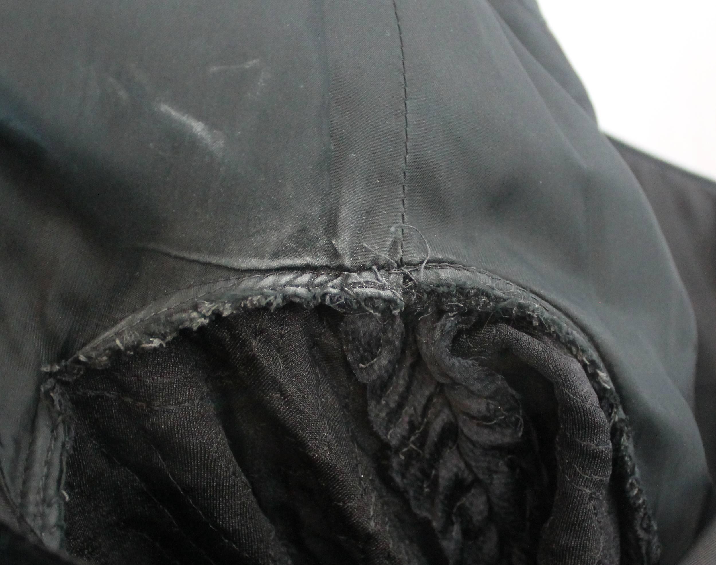 Robe de soirée vintage Adele Simpson en velours noir et soie (années 1980) en vente 1
