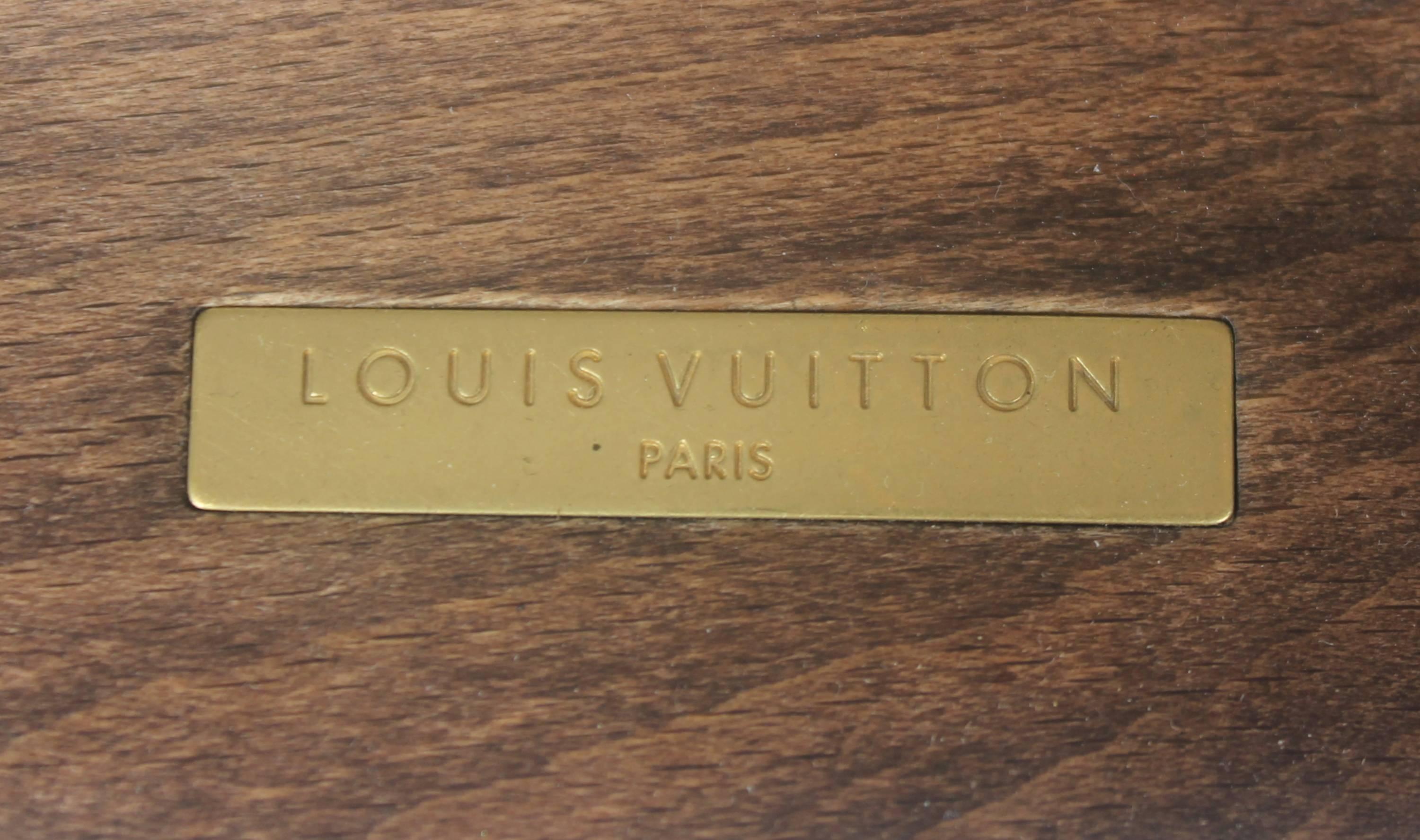Louis Vuitton Grey Monogram Clog w/  Rhinestone and Floral Raffia Decor - 37 In Excellent Condition In West Palm Beach, FL