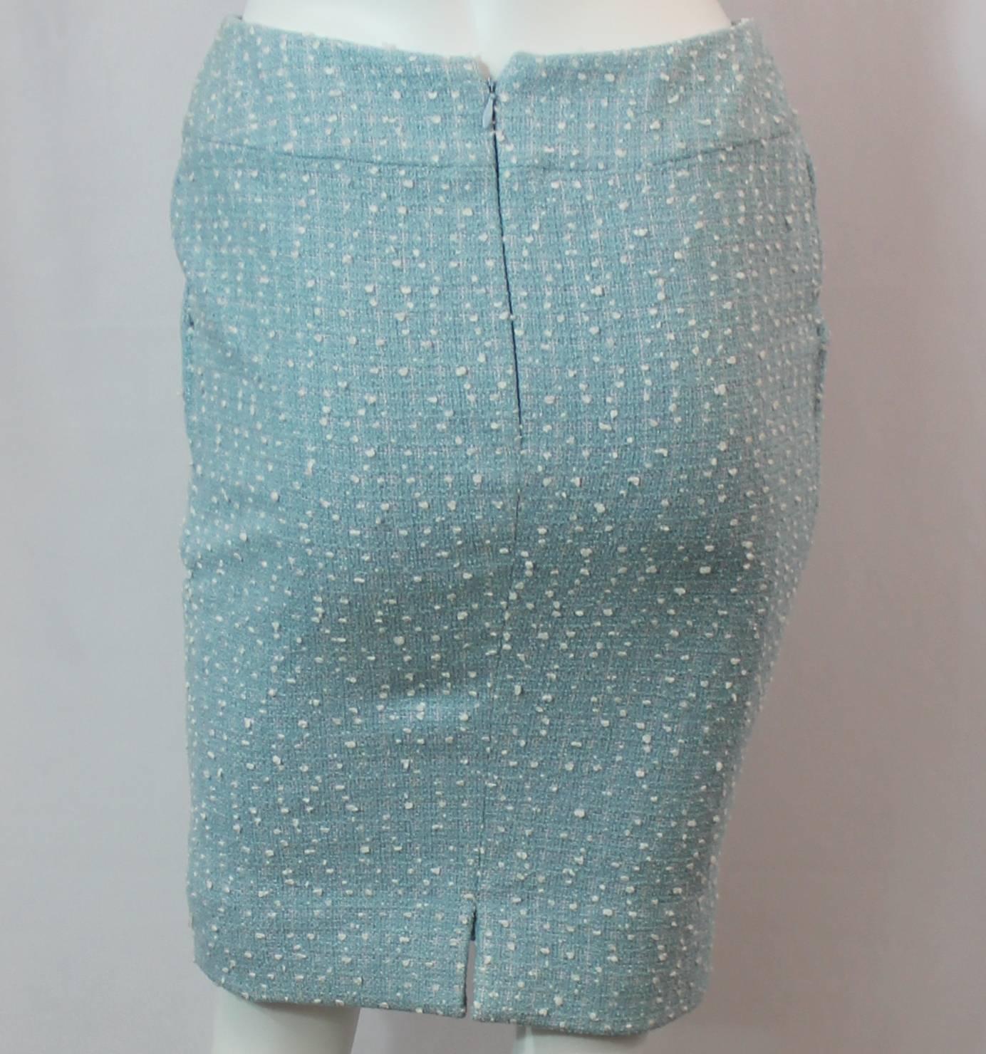 Chanel Light Blue Tweed Tapered Wool Blend Skirt - 38 - 1990's In Excellent Condition In West Palm Beach, FL