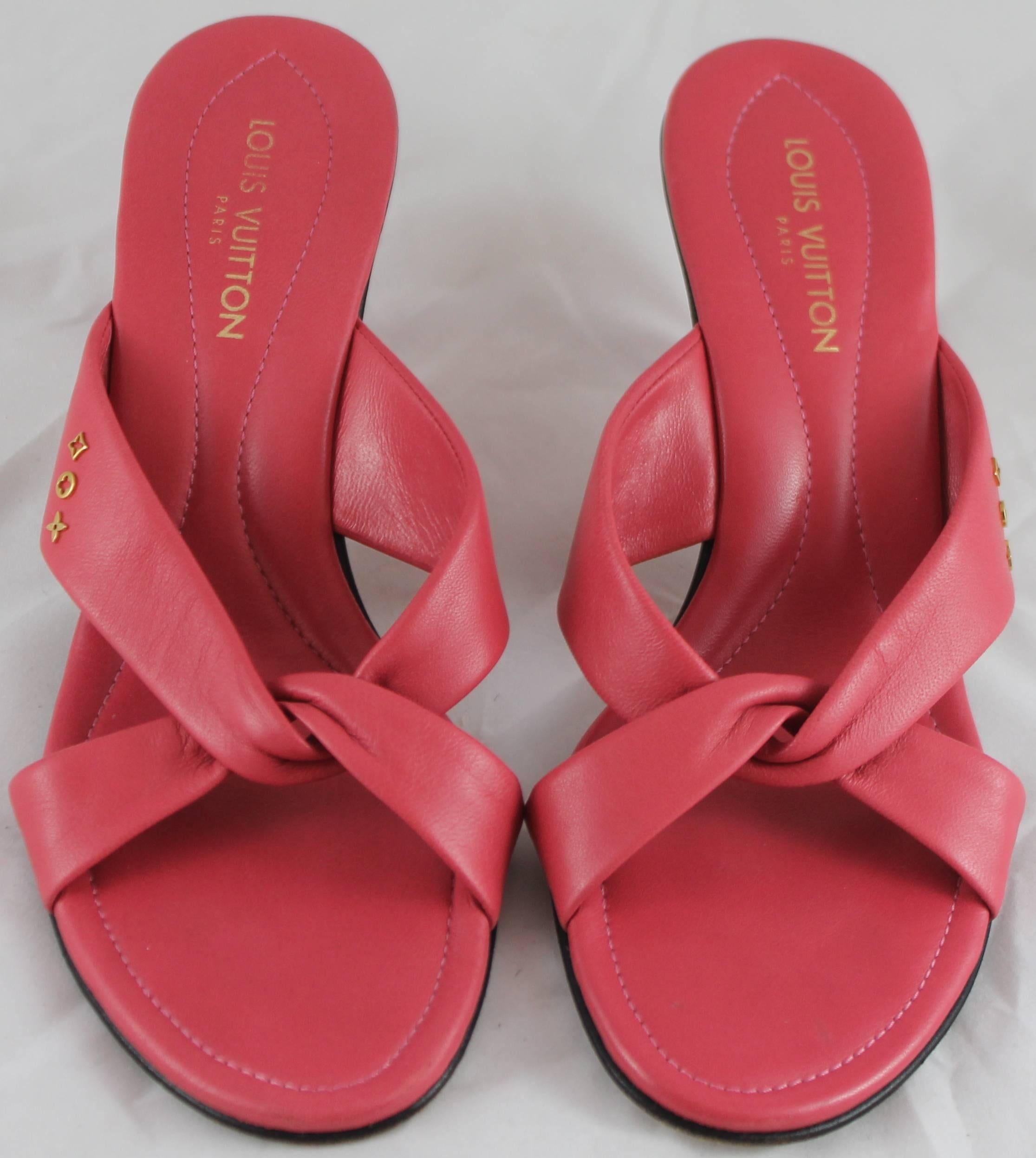 Red Louis Vuitton Coral Criss-Cross Leather Sandals with Heel and Gold Details - 37