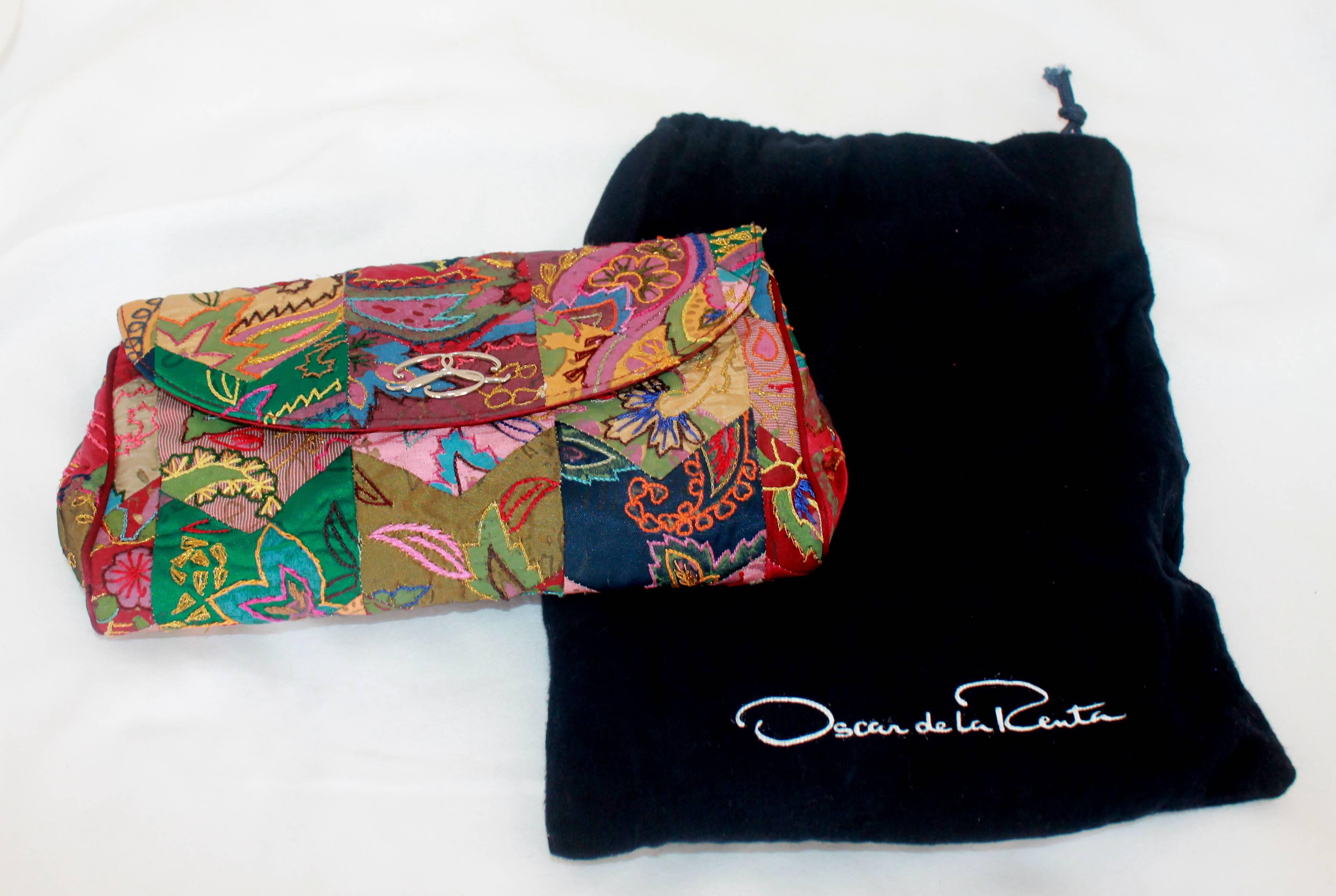 Oscar de la Renta - Sac de soirée en soie patchwork multicolore avec quincaillerie argentée  en vente 2
