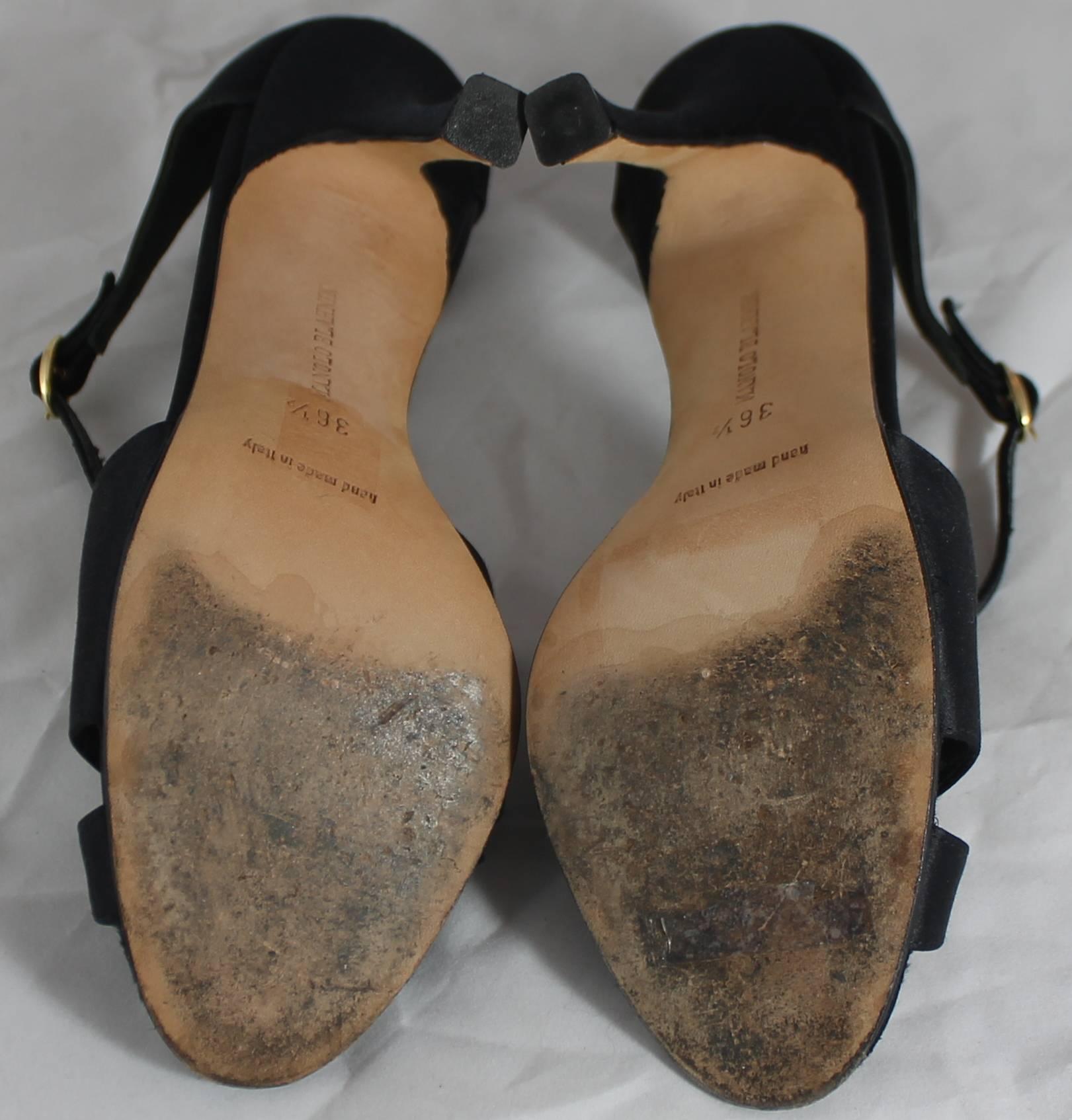 Manolo Blahnik Chaussures à talons à lanières en satin noir - 36,5 Pour femmes en vente