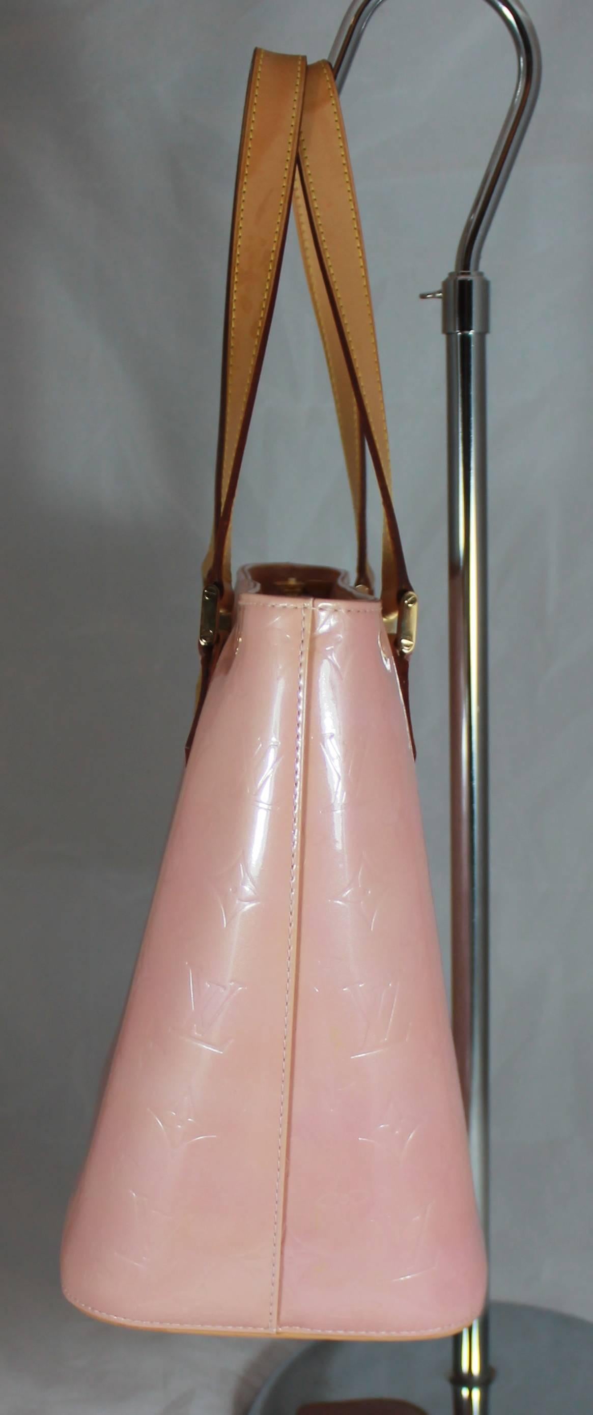 Louis Vuitton Pink Vernis Monogram Shoulder Bag - 1999 - GHW. This bag is in good condition with some wear to the strap and minor general wear to the vernis. The bag features a fully monogram print, tan leather straps, and a lovely pink leather