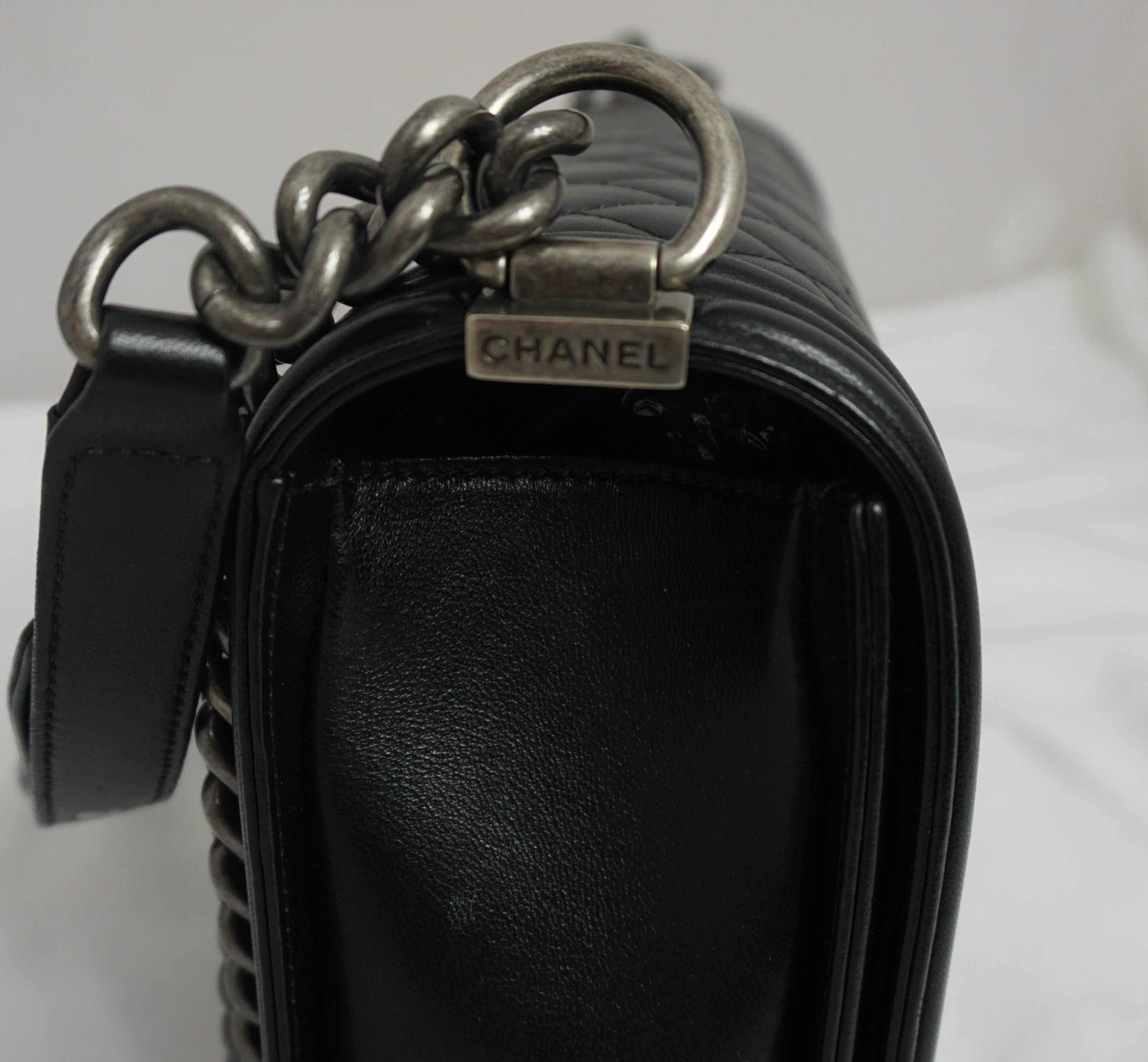 Chanel Black Quilted Lambskin New Medium Boy Bag - PHW- Circa 2014 2