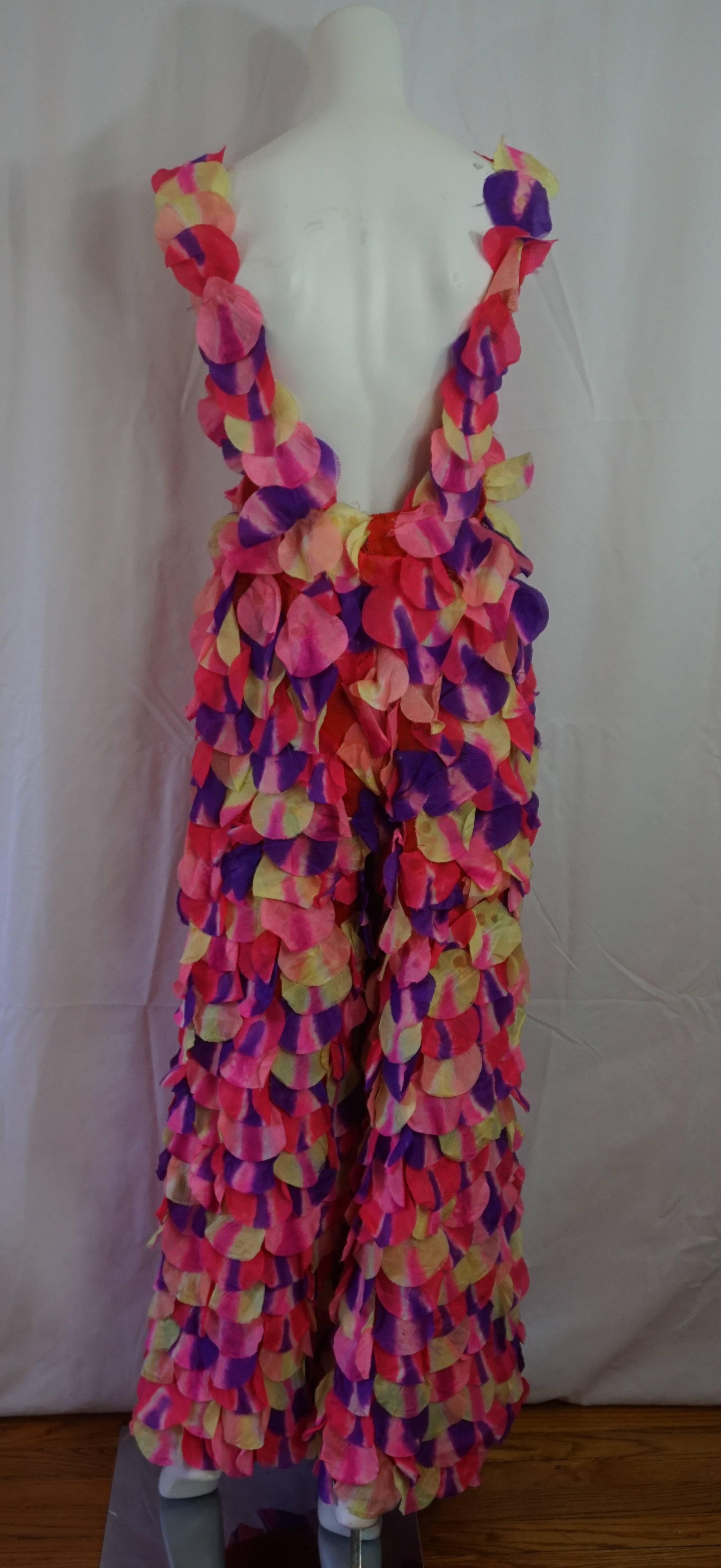 Adolfo Rare Vintage Bright Multicolor Petal Jumper & Overalls - 8 - 1960er Jahre im Zustand „Gut“ im Angebot in West Palm Beach, FL