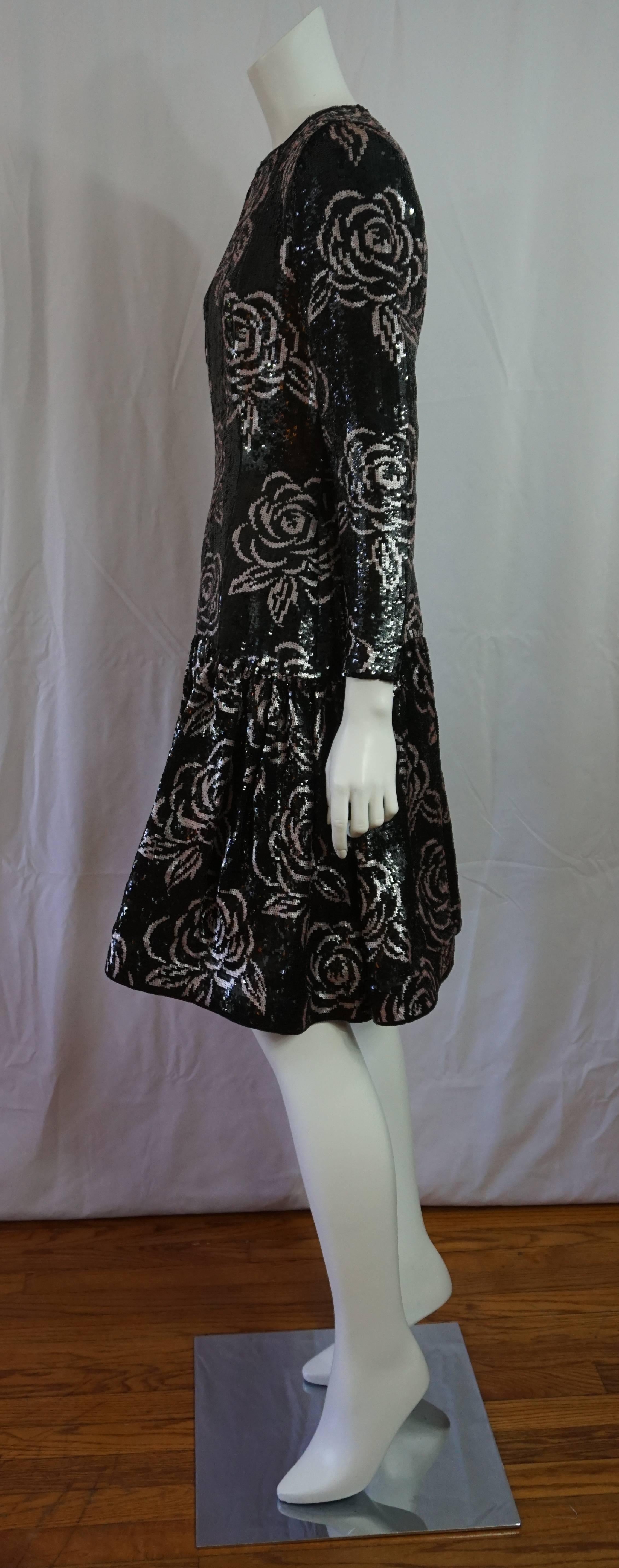 Oscar de la Renta Black and Silver sequin cocktail dress-10-Circa 80's In Excellent Condition In West Palm Beach, FL