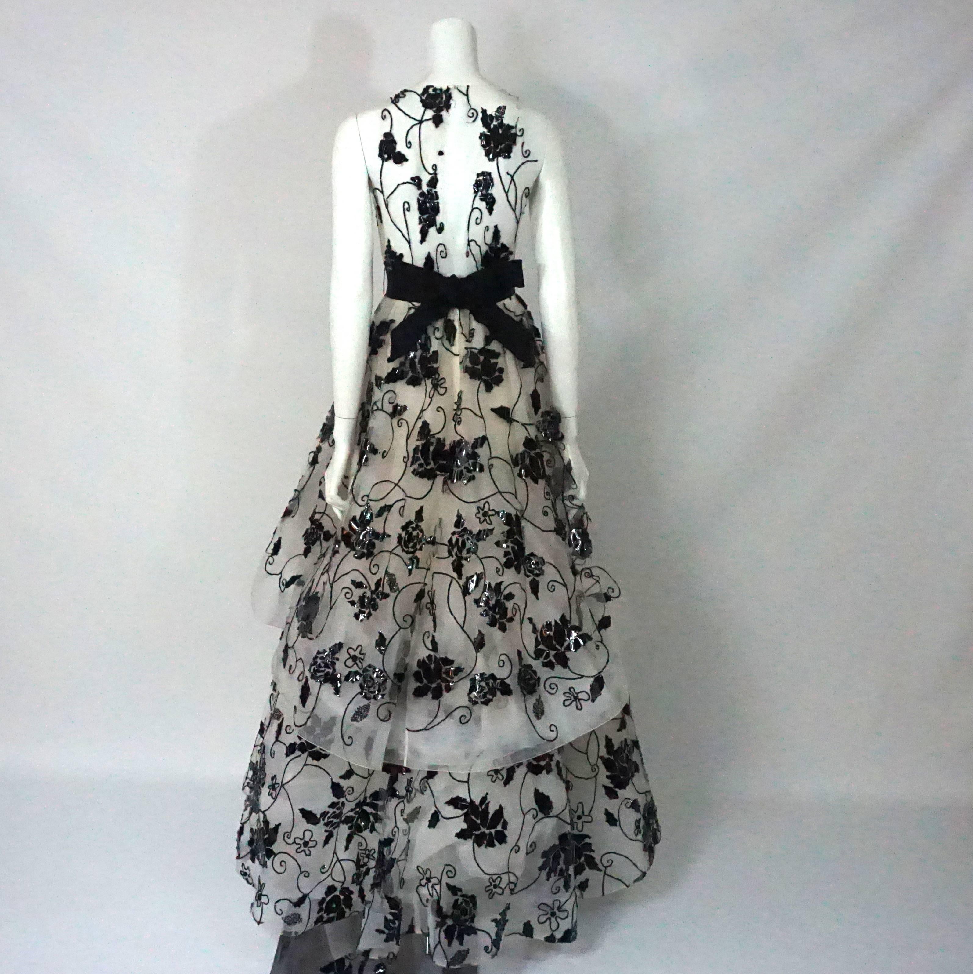 Black Oscar de la Renta Ivory Tulle Ball Gown w/ black sequin & patent detail-10
