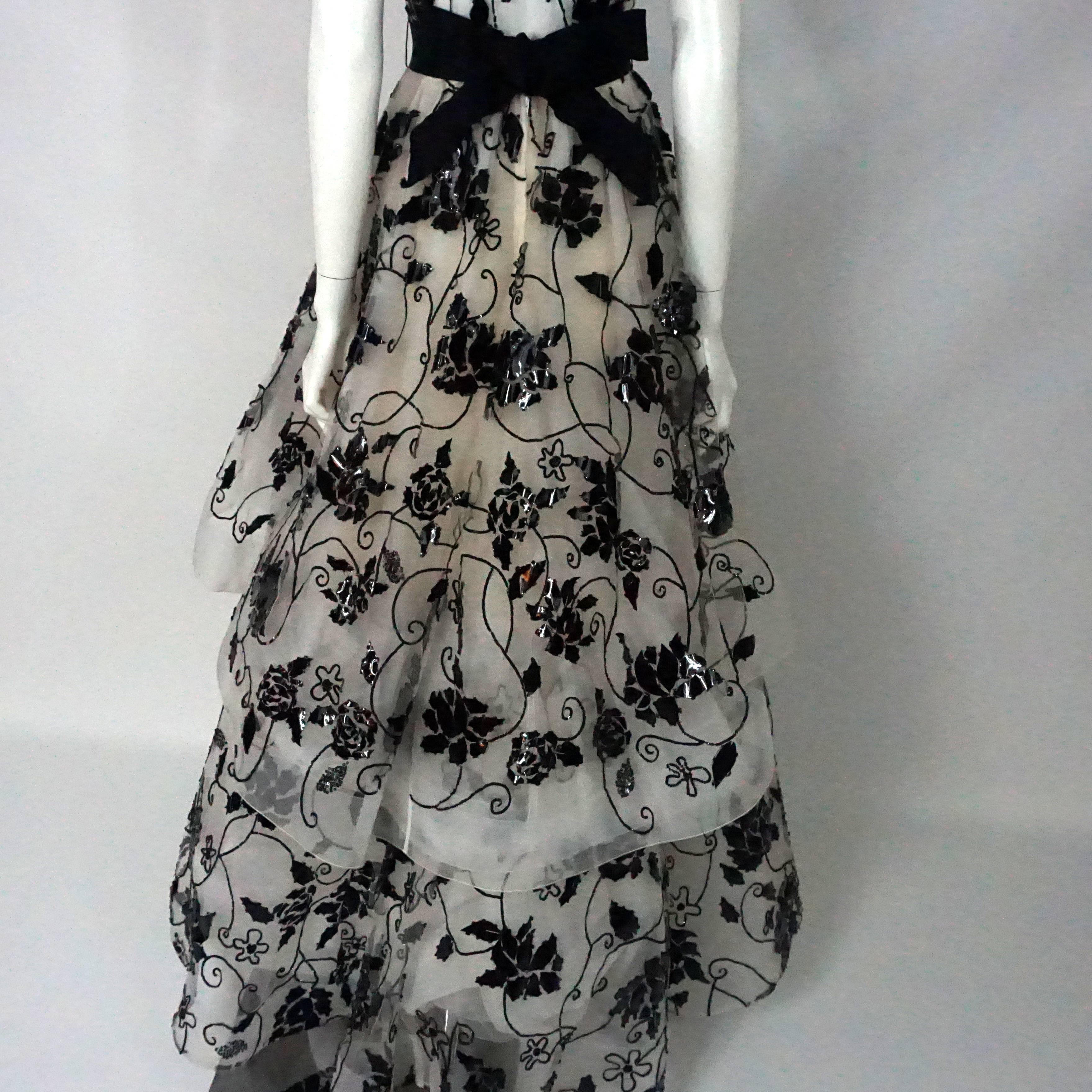 Women's Oscar de la Renta Ivory Tulle Ball Gown w/ black sequin & patent detail-10