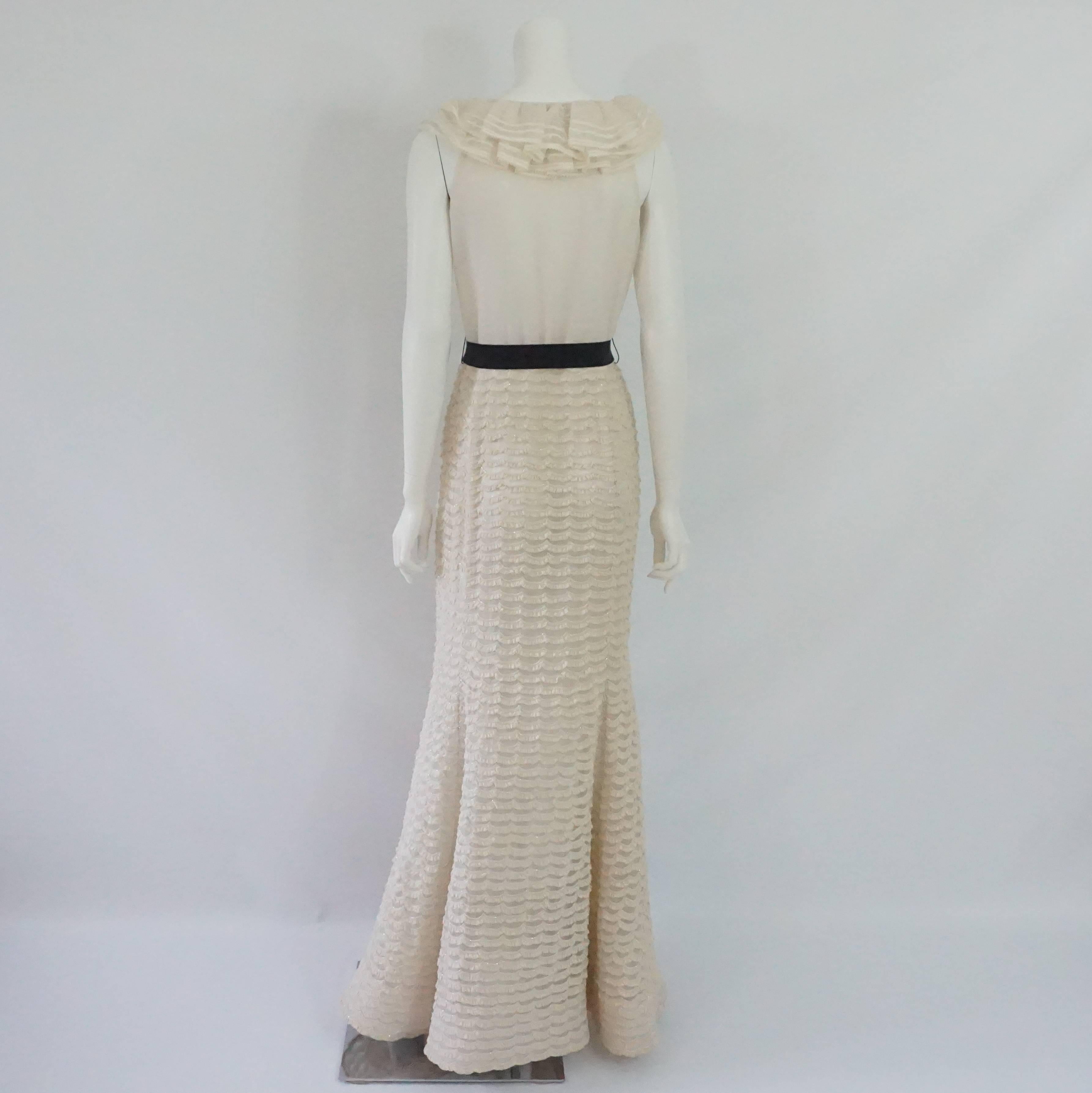 White Oscar De La Renta Ivory Silk Ruffle & Lace Gown with Black Ribbon - 10