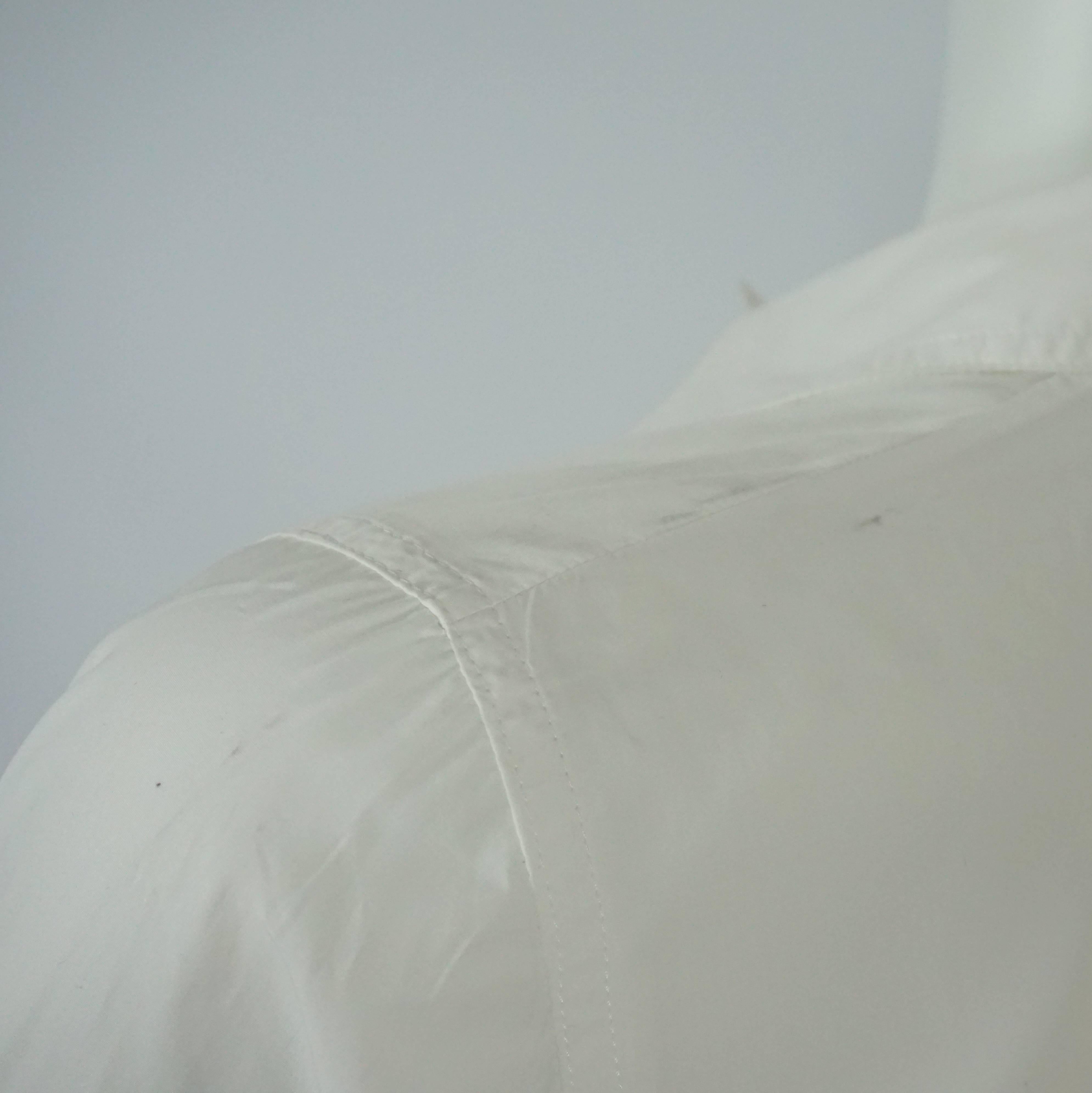 Bottega Veneta White Cotton Long Sleeve Dress with Cinched Waist - 40 In Fair Condition In West Palm Beach, FL