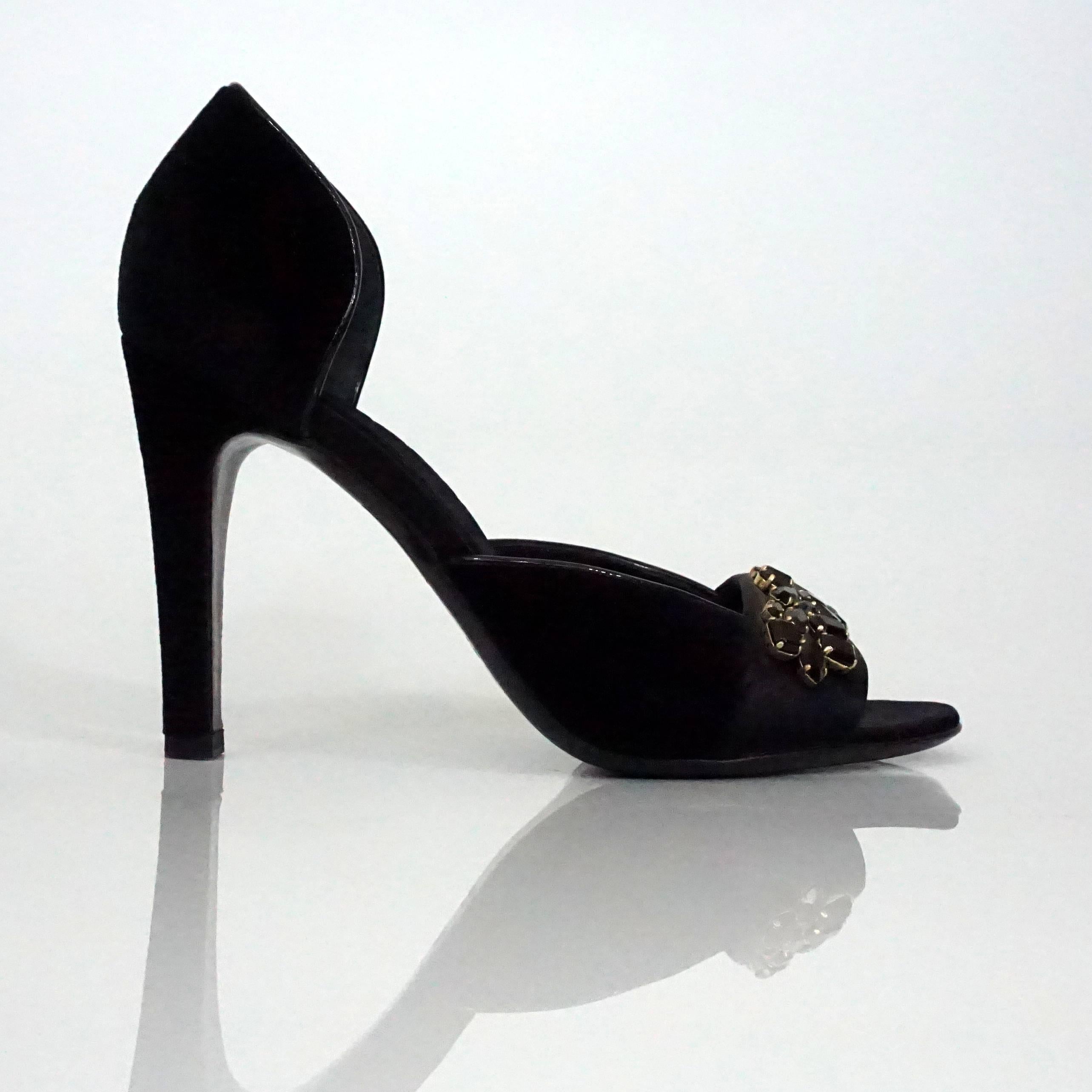 Gucci Black Velvet and Satin Open Toe D'orsay with Black Stone Detail  - 38.5. This fabulous looking velvet d'orsay open toe shoe has 1.5