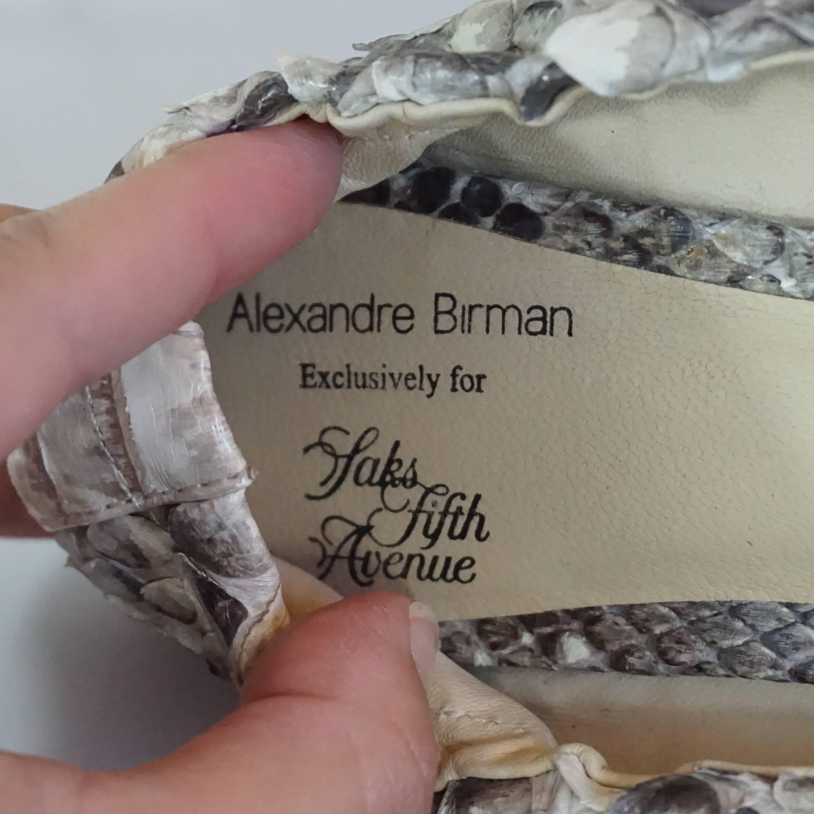 Alexandre Birman Elfenbeinfarbene und graue Python Flats - 36 im Angebot 1