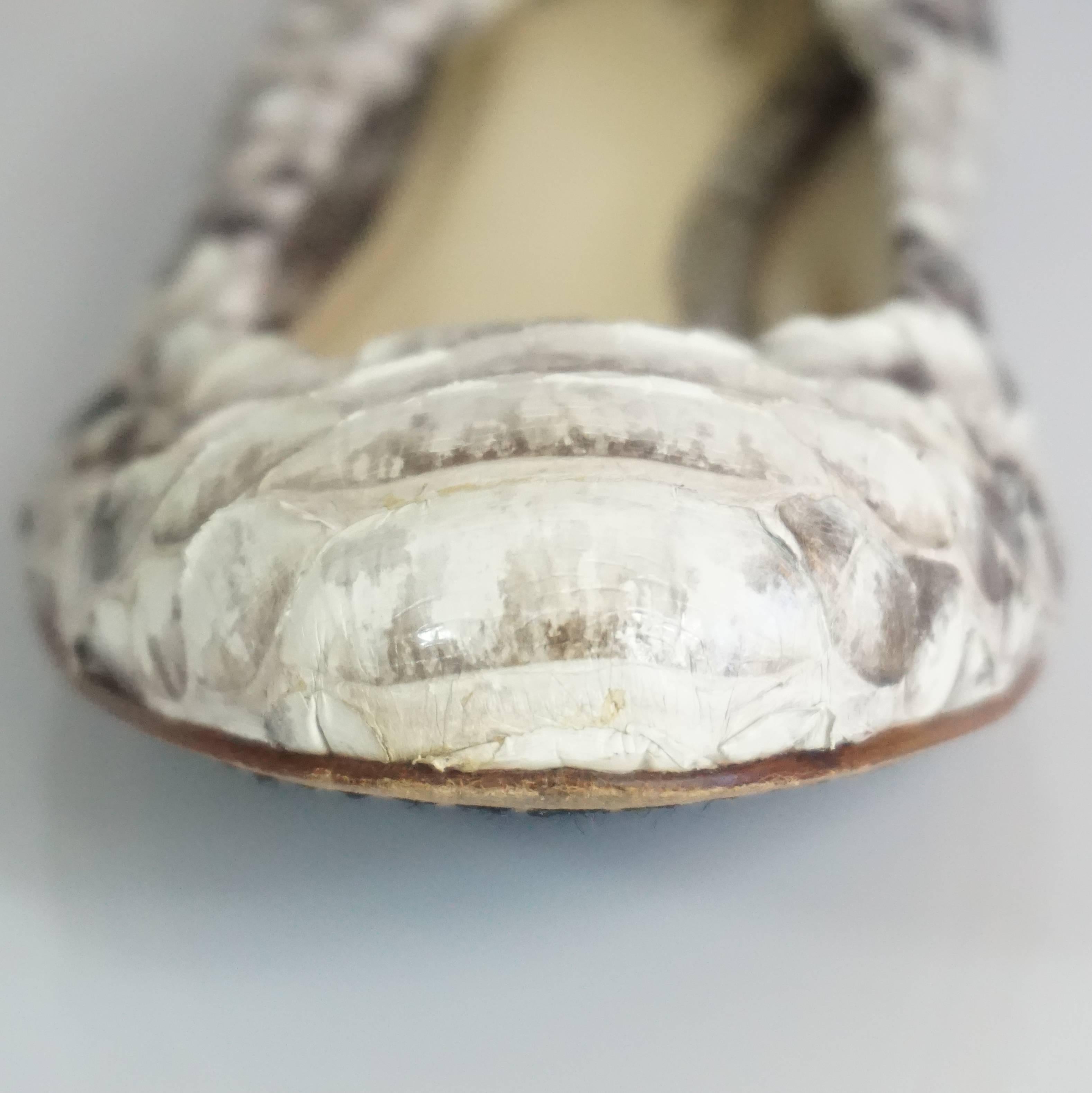 Alexandre Birman Ivory and Gray Python Flats - 36 In Good Condition For Sale In West Palm Beach, FL