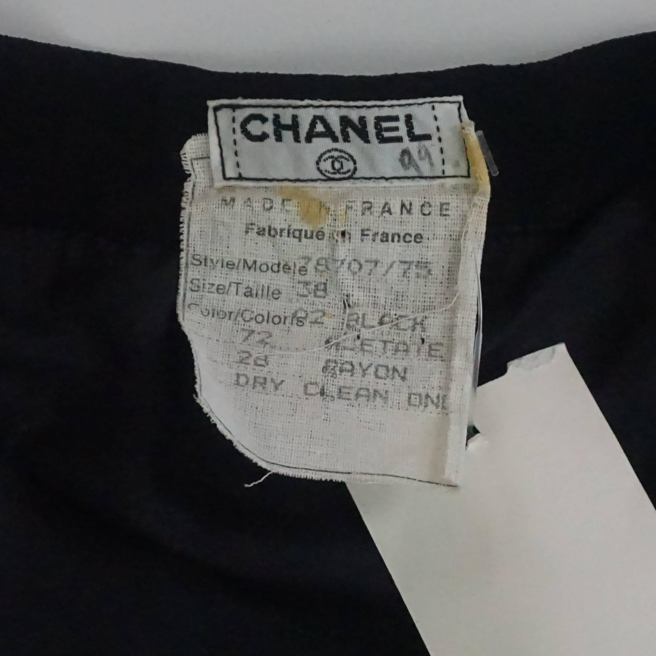 Chanel Chanel Vintage Schwarzer Faltenrock aus Seide - 38 im Angebot 1