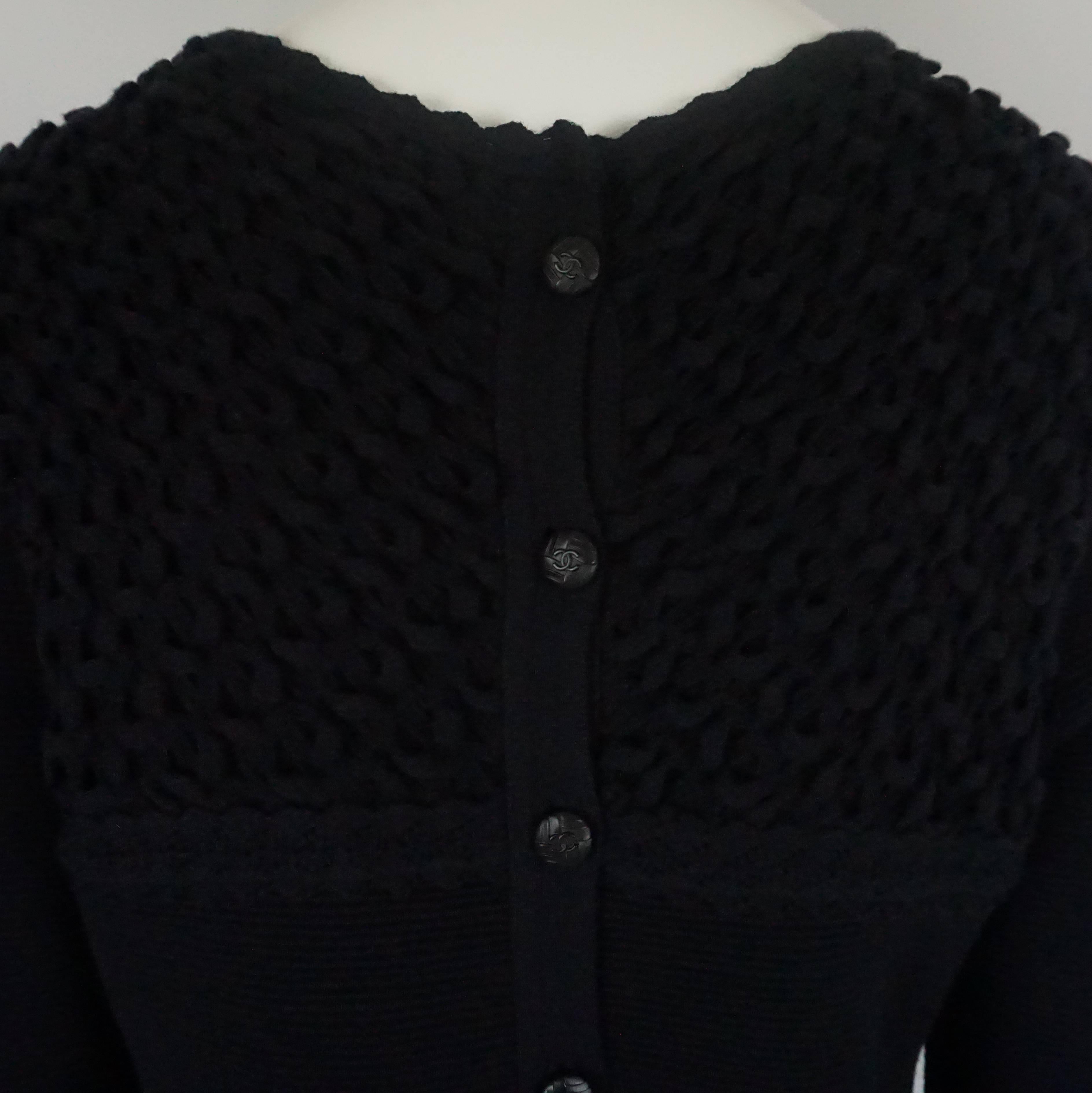 Chanel Black Wool Blend Ribbed Sweater Top - 40 In Excellent Condition In West Palm Beach, FL