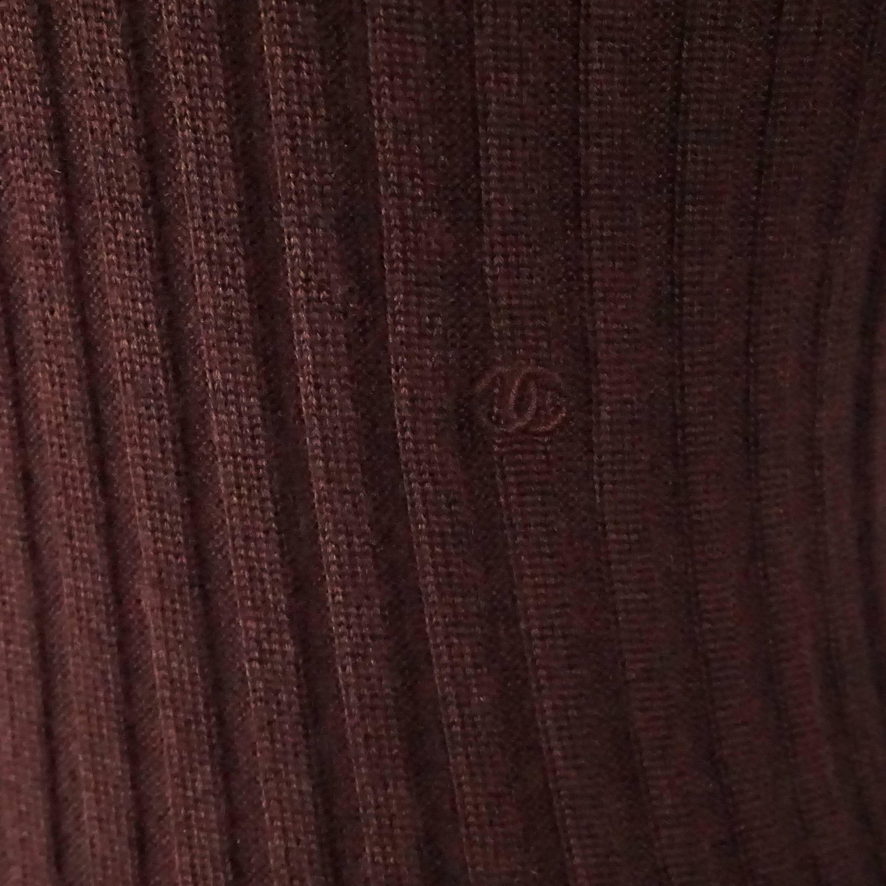 Chanel Burgundy Cashmere/Silk Blend Ribbed L/S bodysuit - 44 - Circa 97A In Excellent Condition In West Palm Beach, FL