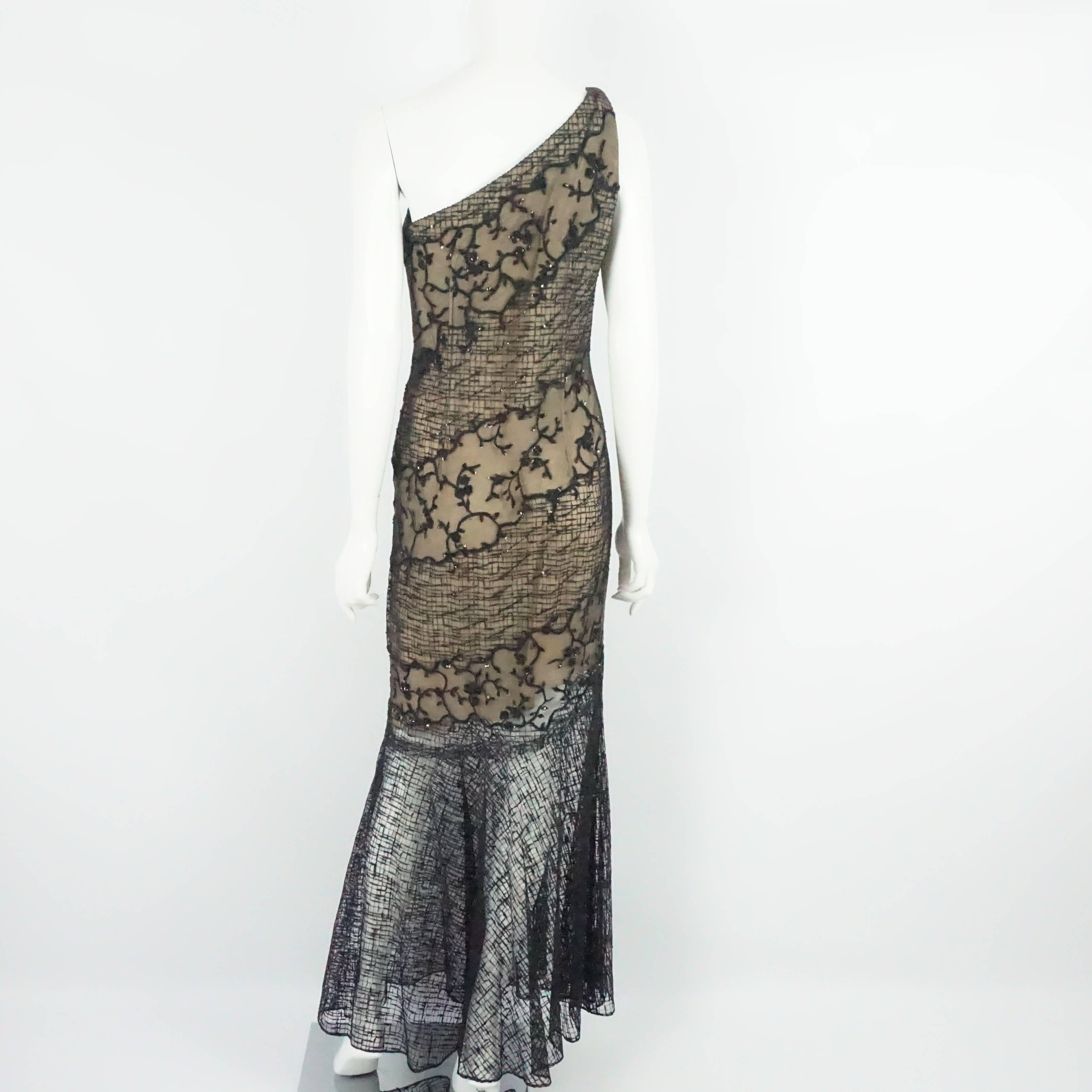 Oscar de la Renta Black Lace One Shoulder beaded Gown-10-Circa 90's In Excellent Condition In West Palm Beach, FL