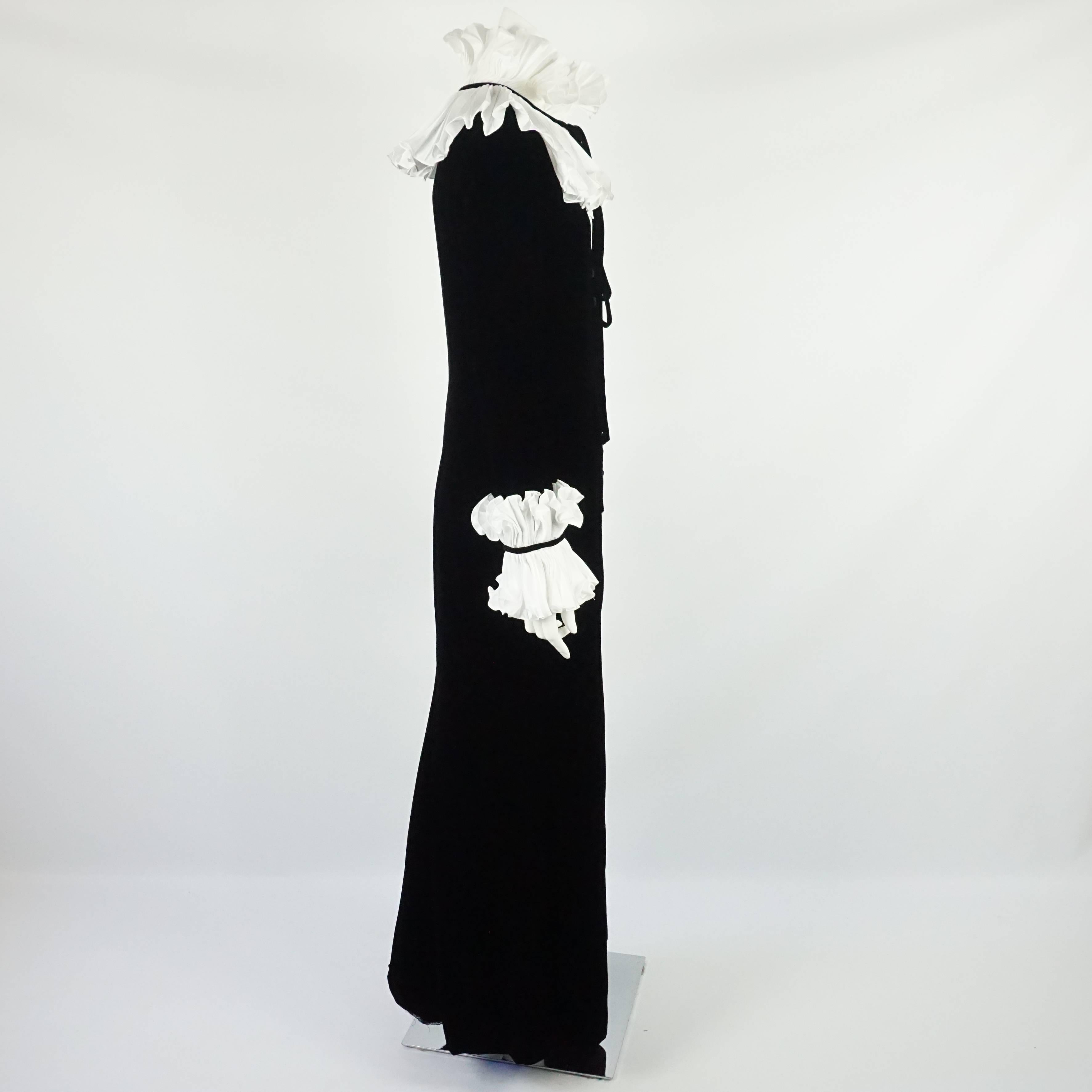 Oscar de la Renta Black and White Velvet and Silk Taffeta Gown Sz 12, c1990s In Excellent Condition In West Palm Beach, FL