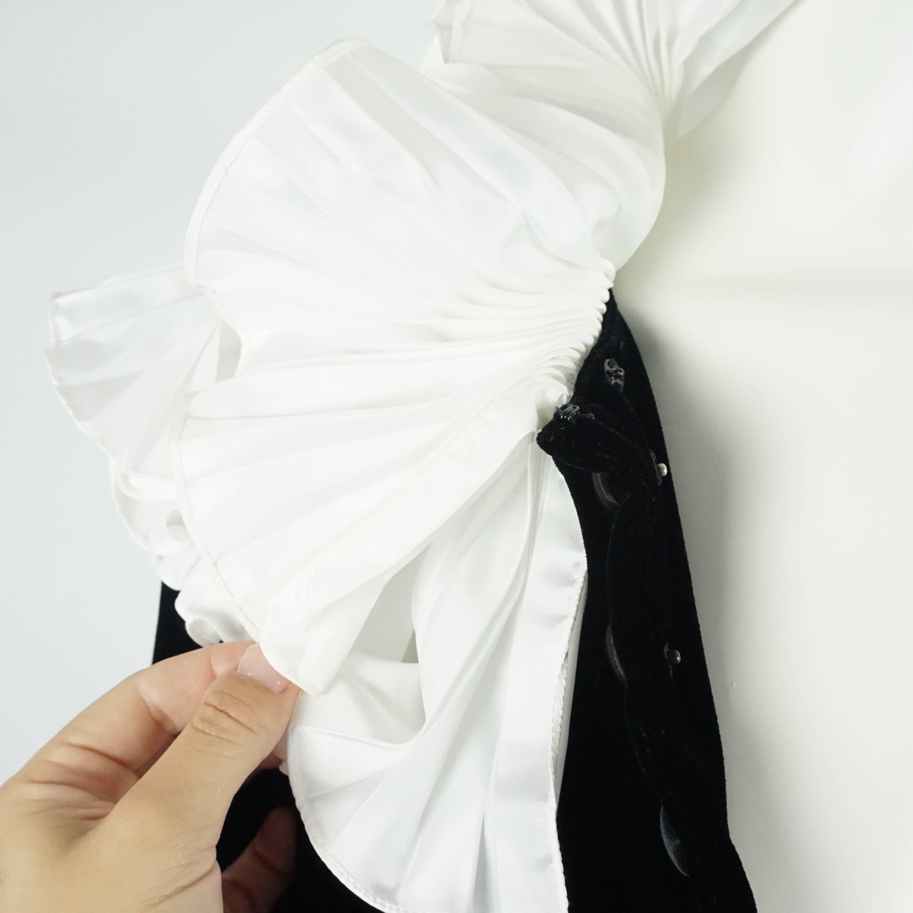 Oscar de la Renta Black and White Velvet and Silk Taffeta Gown Sz 12, c1990s 1