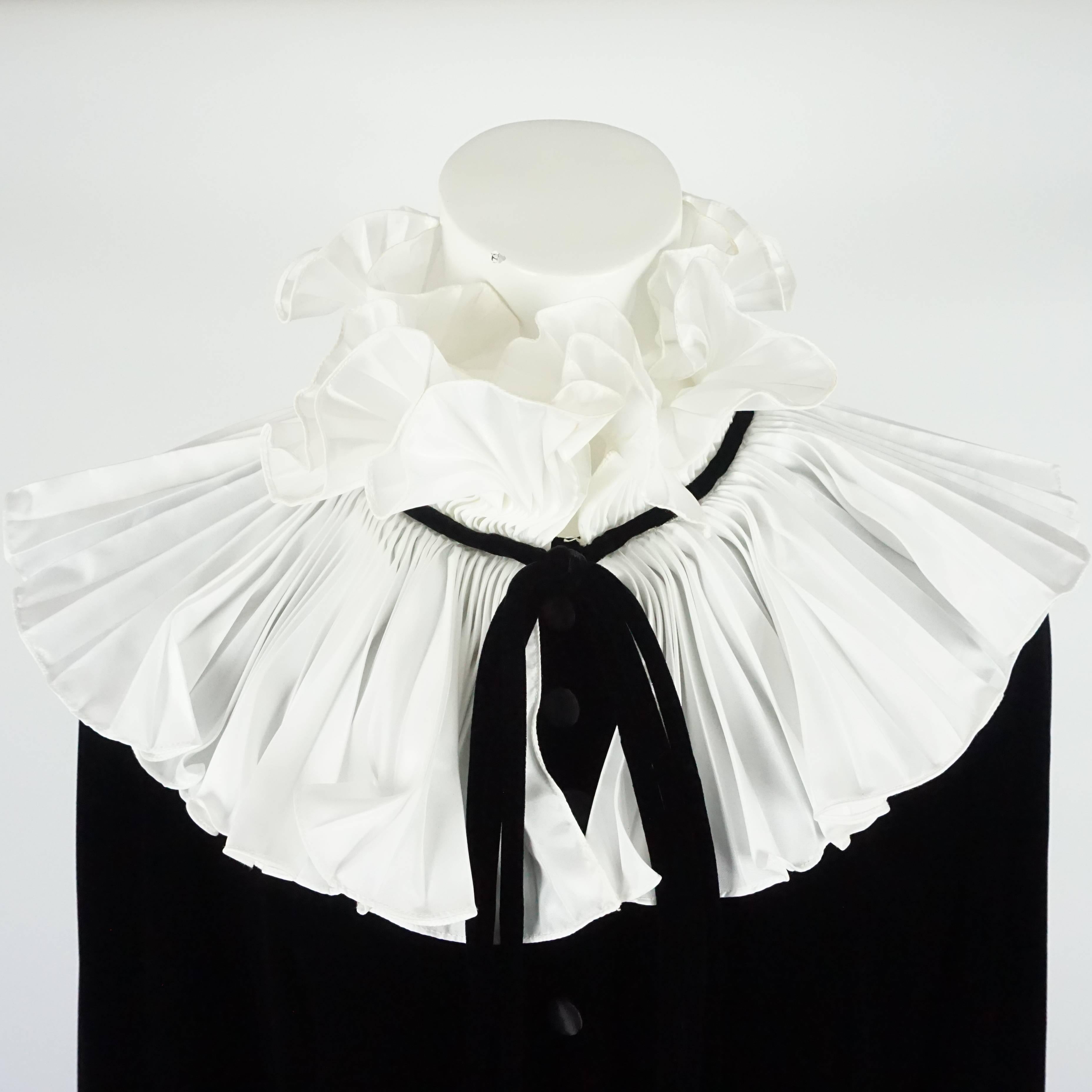 Oscar de la Renta Black and White Velvet and Silk Taffeta Gown Sz 12, c1990s 2