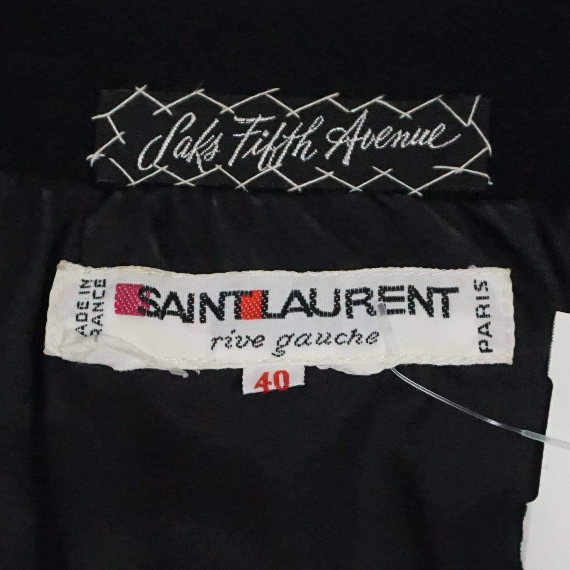Yves Saint Laurent - Robe à manches longues en crêpe de laine noir-40-Circa 70's Pour femmes en vente