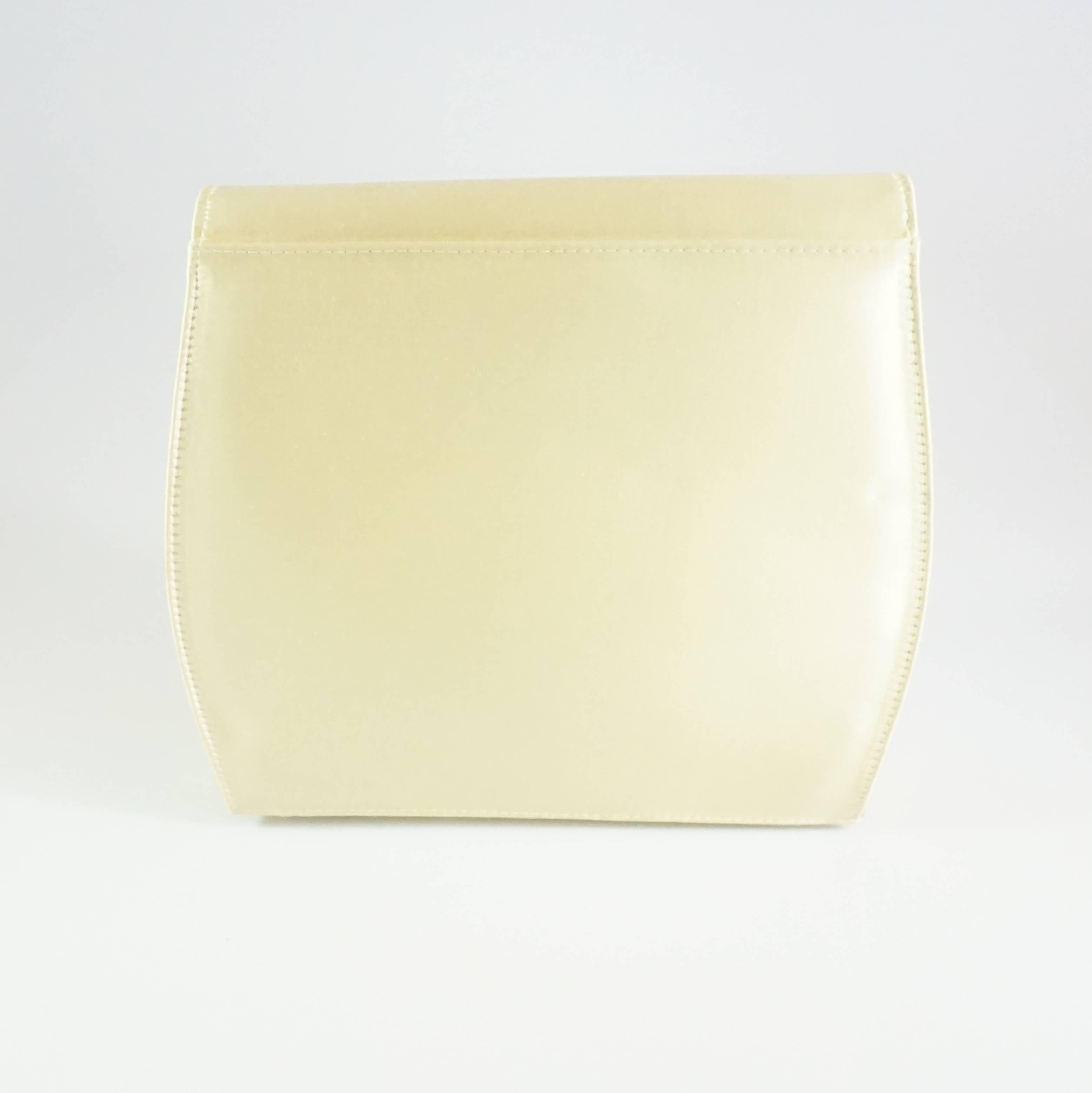 pale yellow clutch