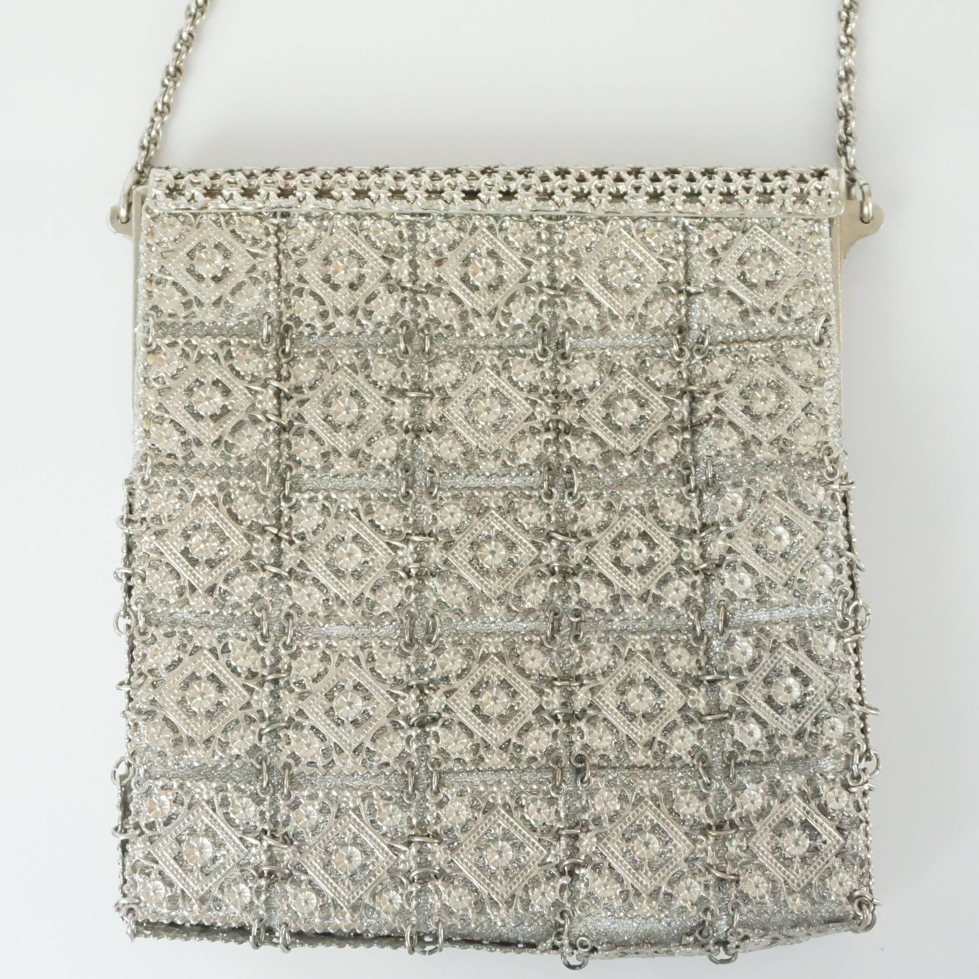 Vintage Art Deco Silver Floral Chain Mail Evening Bag - 1930's  In Excellent Condition In West Palm Beach, FL
