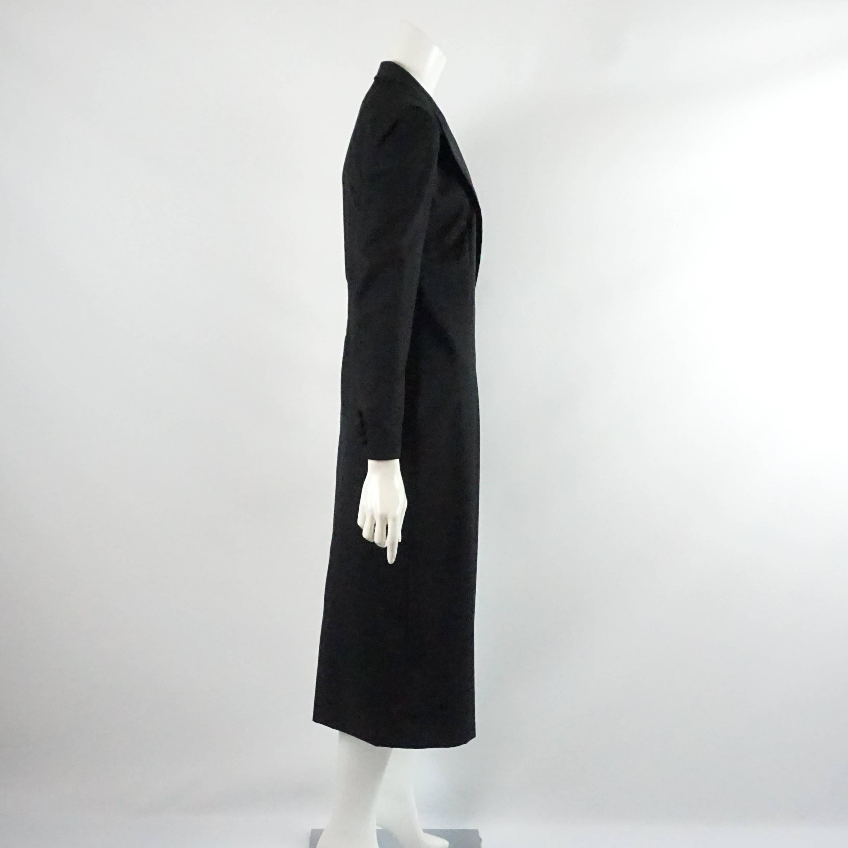 Chloe Black Wool Tuxedo Style Coat with Satin Collar - 38 In Good Condition For Sale In West Palm Beach, FL