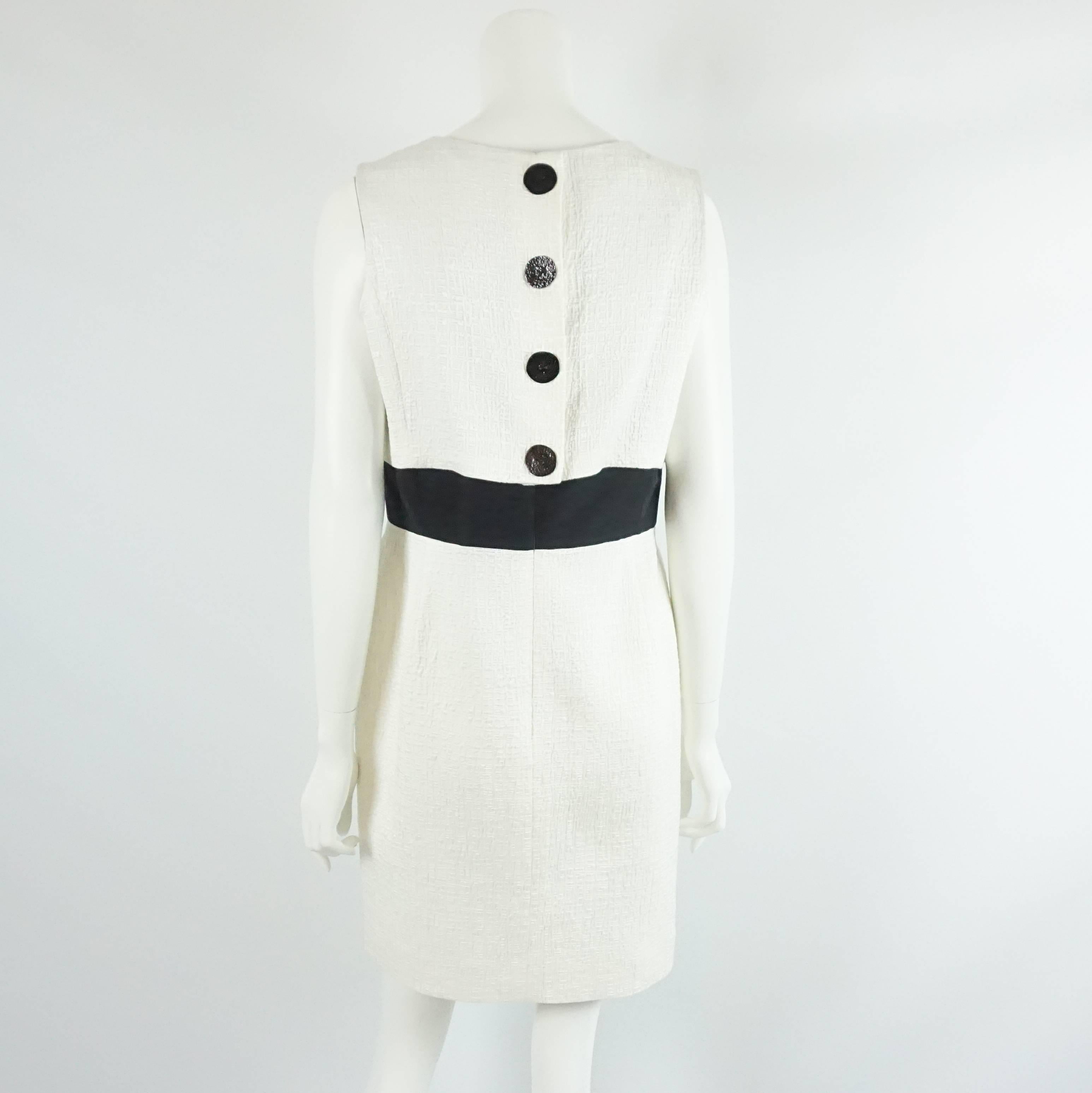 Beige Oscar de la Renta White Cotton Sleeveless Dress with Black Waist Band - 12