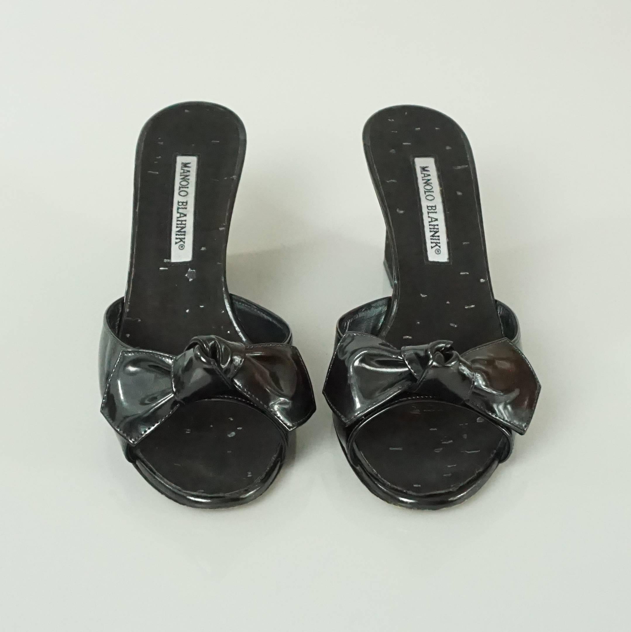 Manolo Blahnik Black Patent Cork Wedges - 37 In Good Condition In West Palm Beach, FL