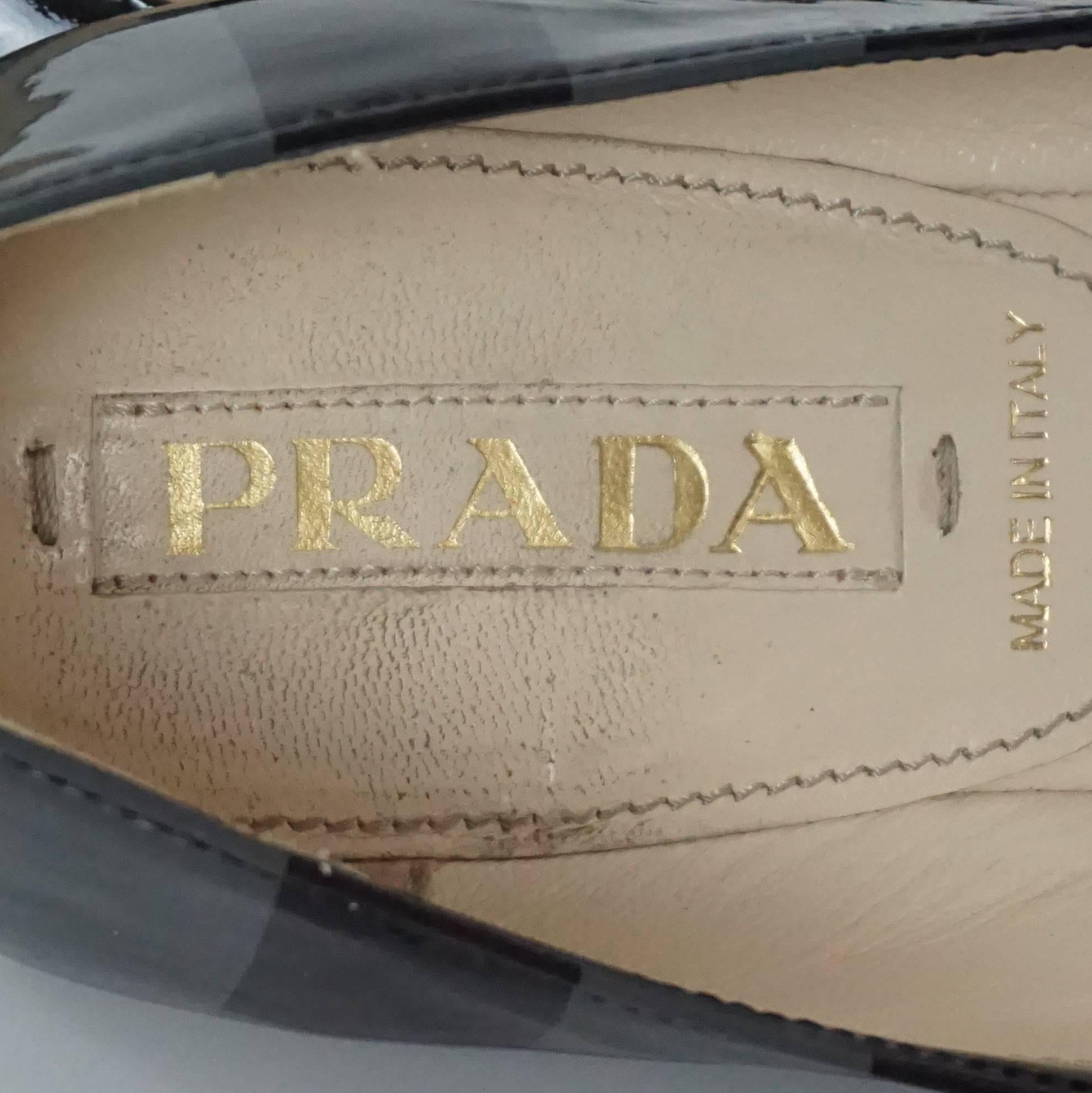 Prada Black and Gray Patent Striped Flats with Bow - 36 2