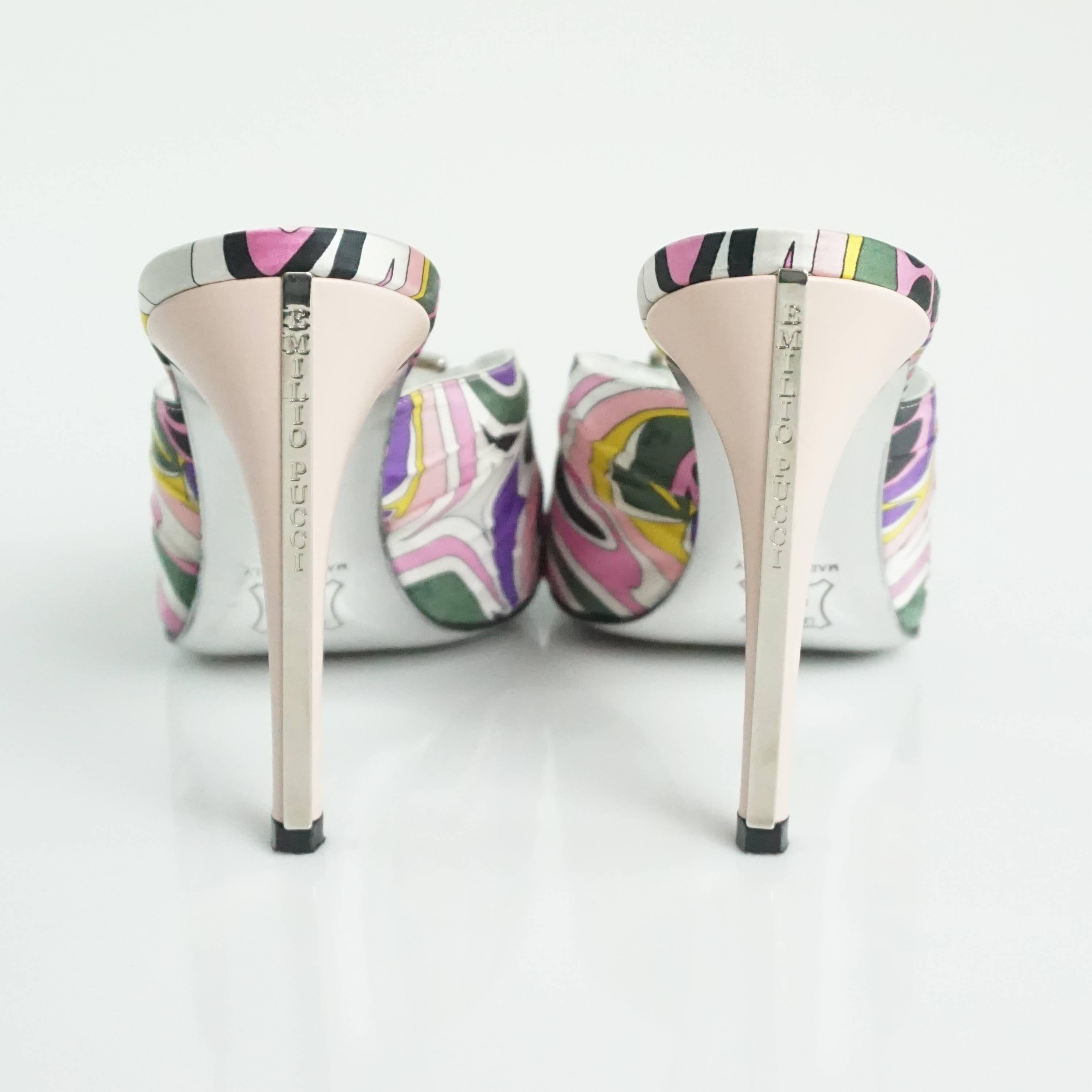 Emilio Pucci Multi Silk Slide with leather heel and rhinestone front detail-37 In Excellent Condition In West Palm Beach, FL