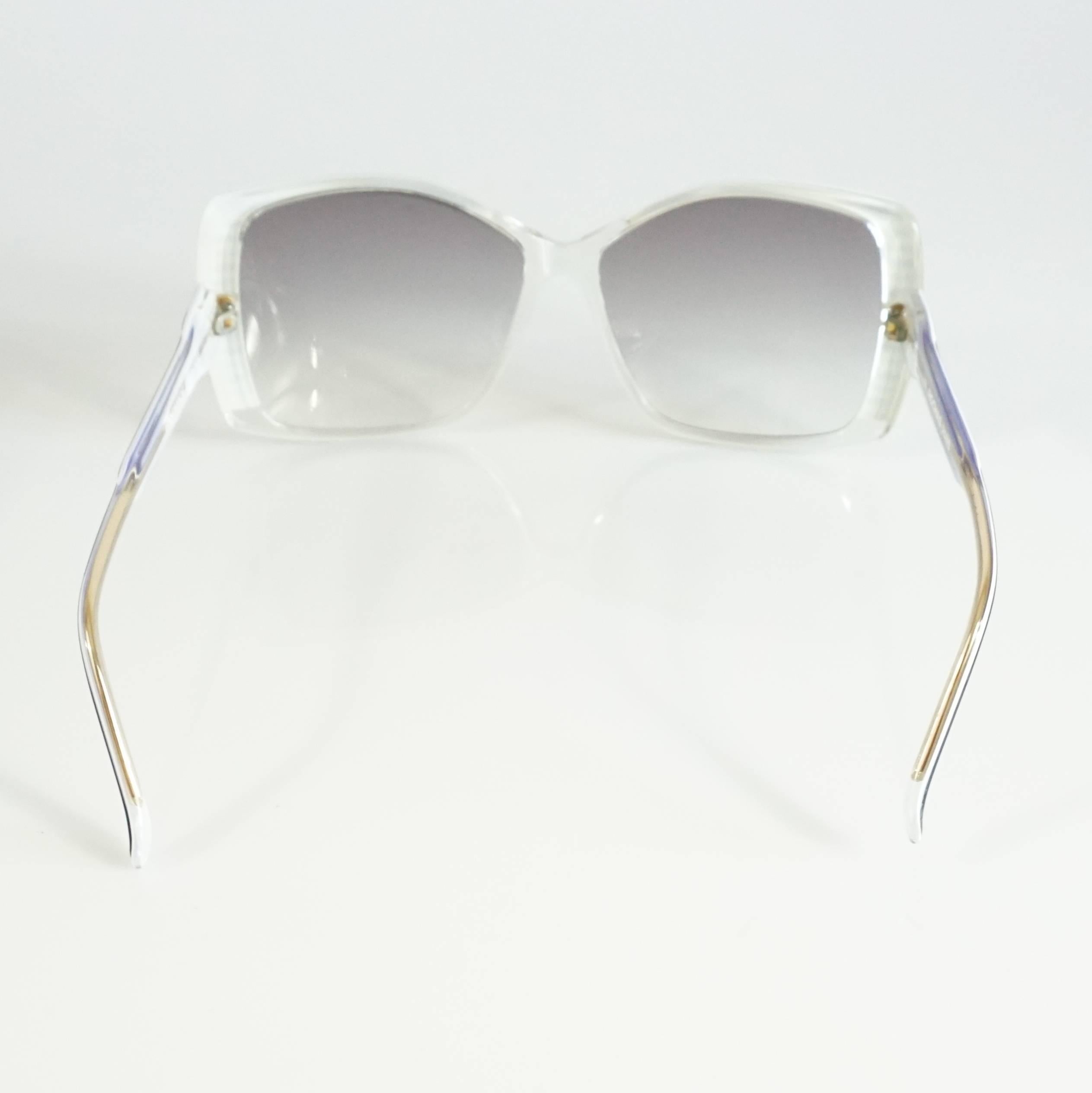 Rochas Black and White Lucite Square Sunglasses - 1970's  In Excellent Condition In West Palm Beach, FL