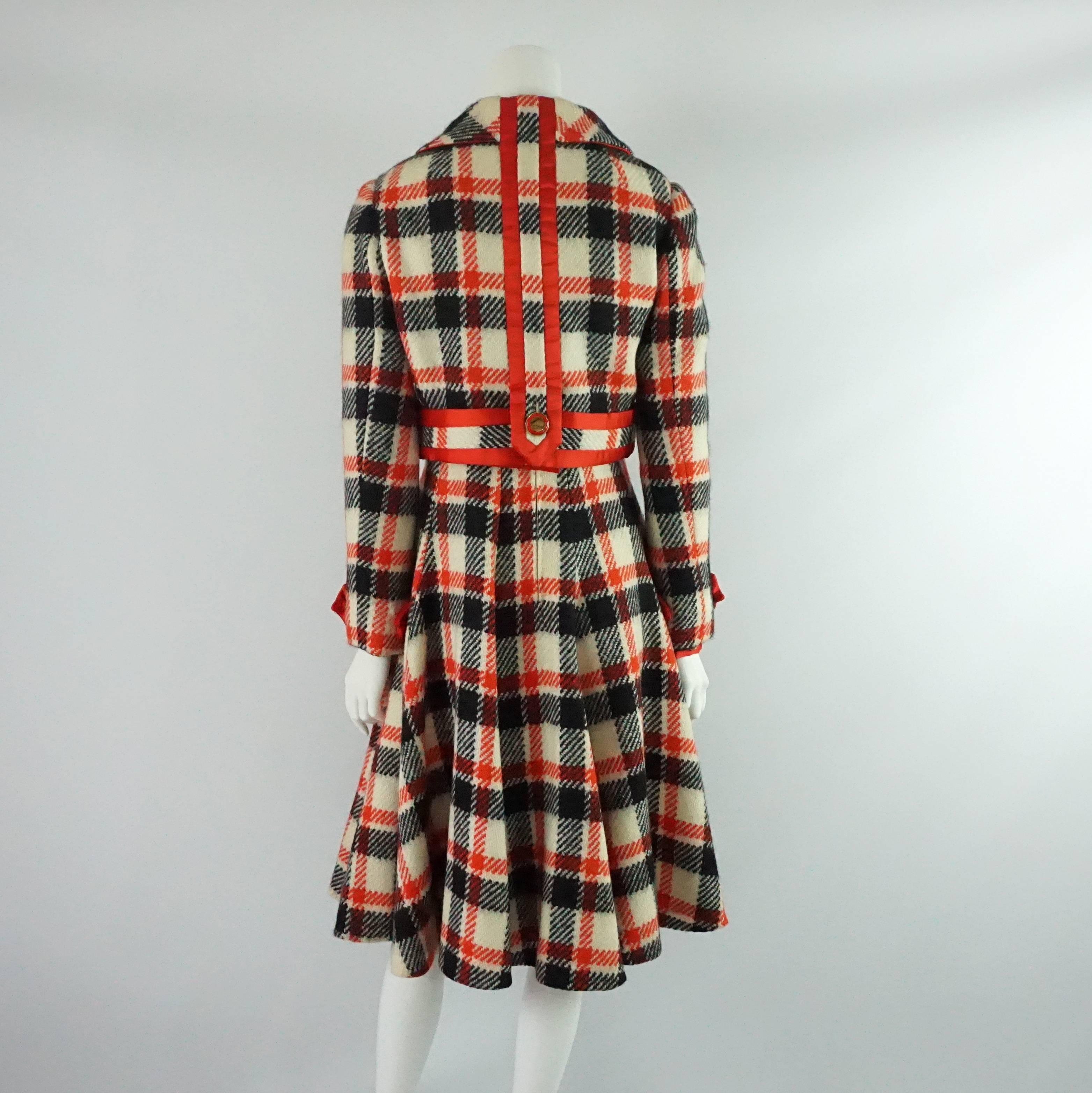 Ronald Amey Black, Ivory, and Red Plaid Wool Dress Set - 8 - 1970's  In Good Condition In West Palm Beach, FL